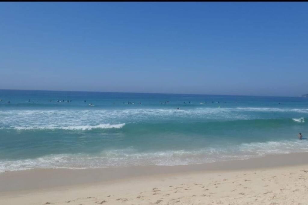 Frente Mar- Apto Pe Na Areia Com Charme E Conforto * Rio de Janeiro