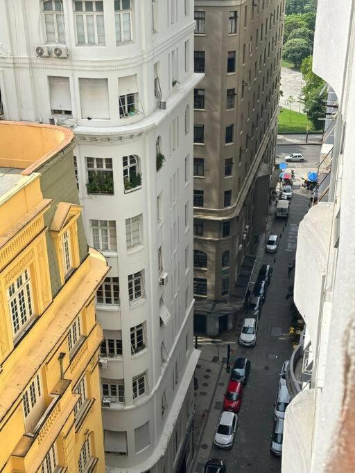 Apartamento 1111 *