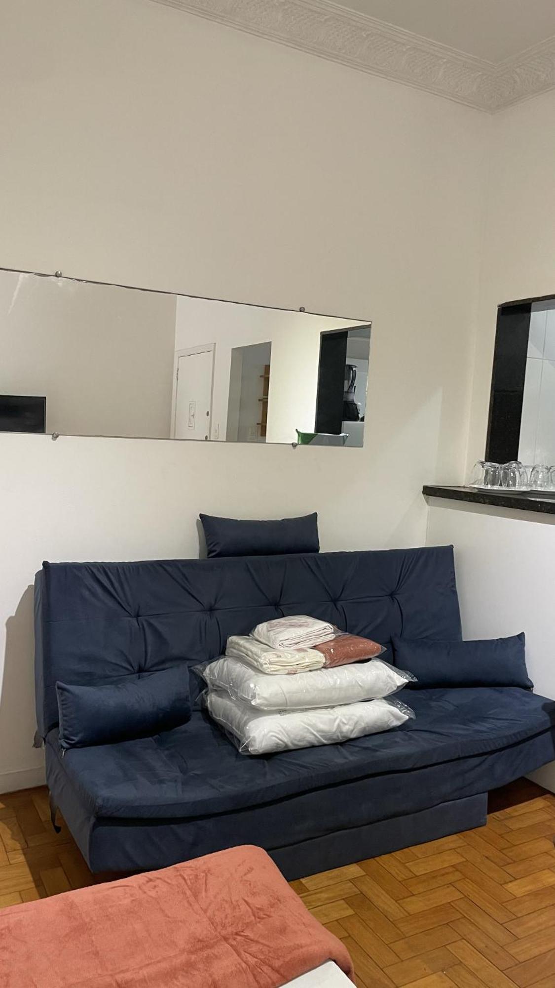 Apartment 1 Block From Copacabana Beach, Whole Apt, Posto 4
