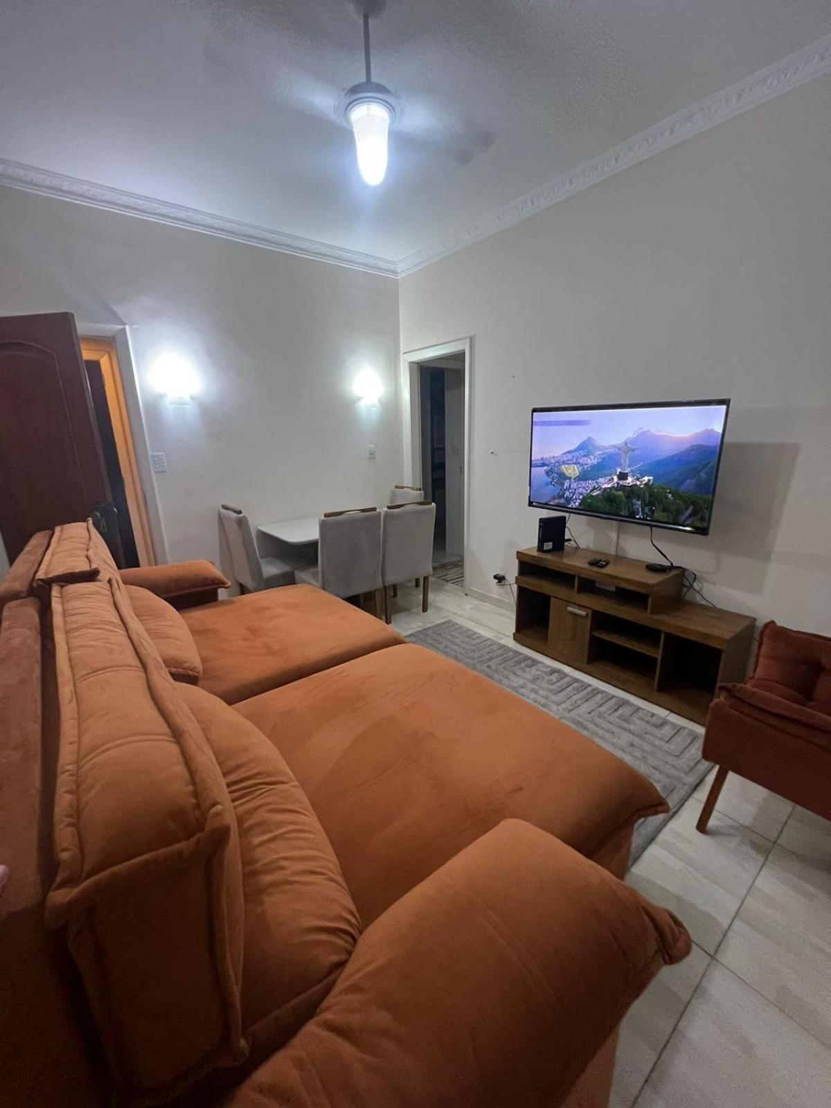 Apto Confortavel E Completo Em Copacabana- 2 Quartos Com Split E Wifi * Rio de Janeiro