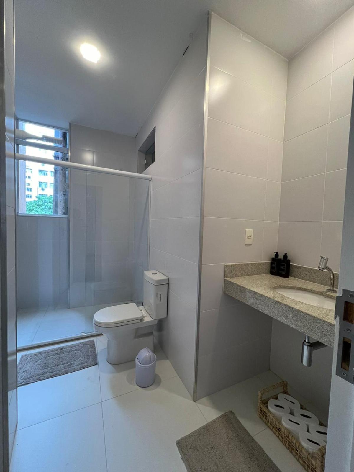Apartamento Muito Espaco E Conforto, Otima Localizacao Em Copa Rio de Janeiro