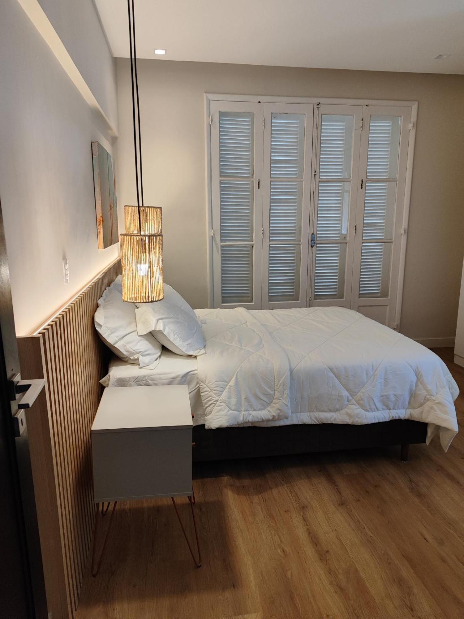 A Uma Quadra Da De Copacabana Apartamento *