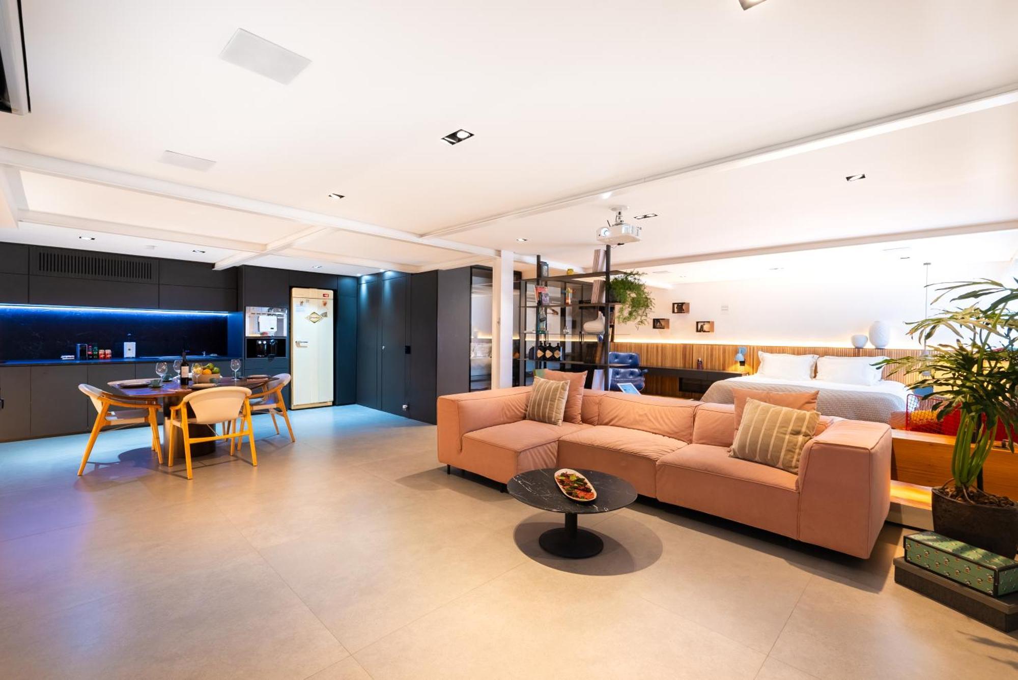 Architect Design Award-winning 995 Ft2 Loft With Garden In The Best Location Of Ipanema *