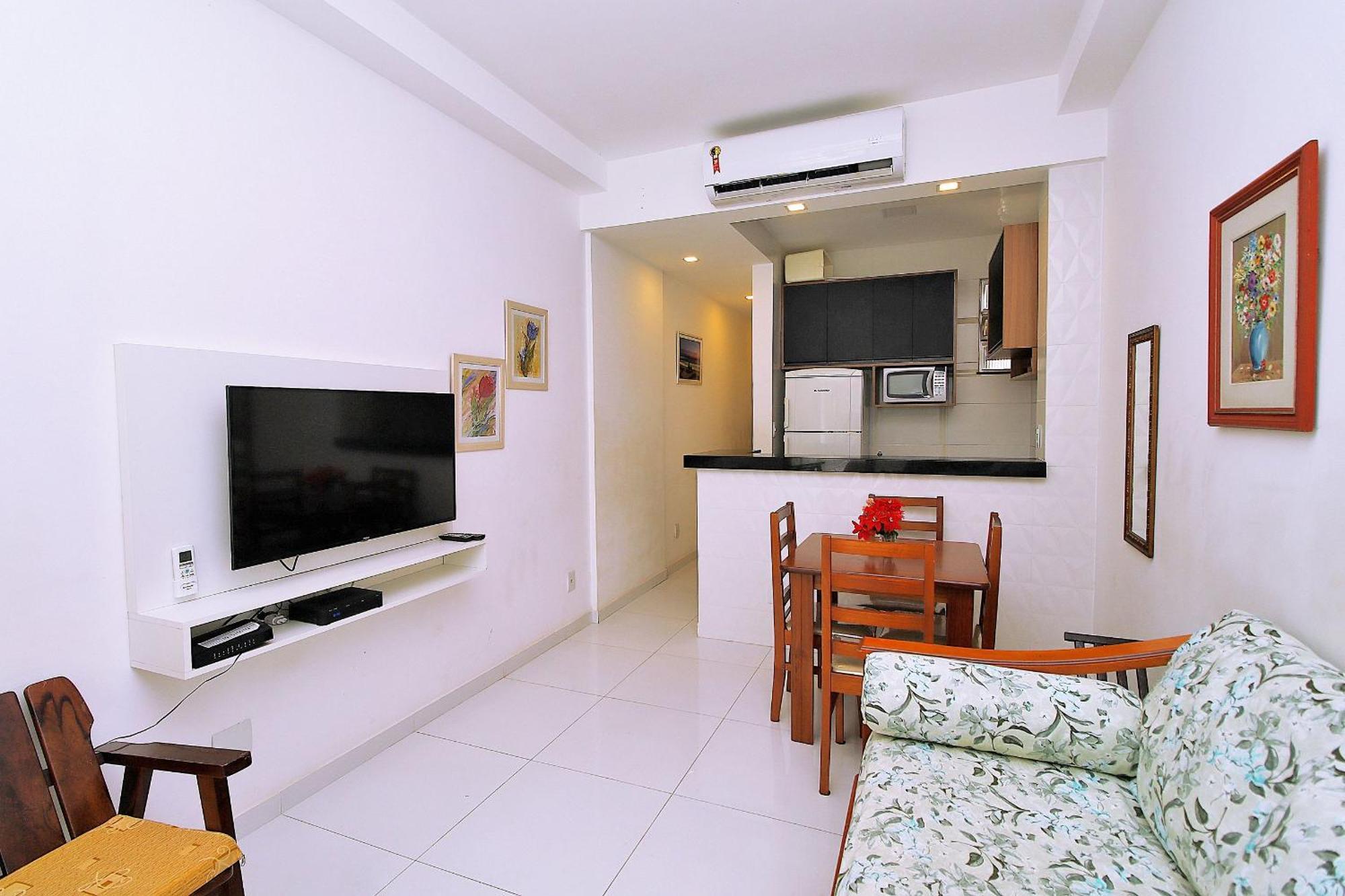 E Sala Cercado De Natureza P/ 5 Pessoas Apartamento
