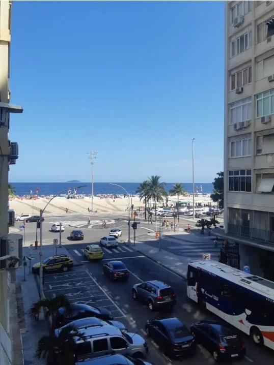 Lev - Apto Beira-mar - Posto 2 - Copacabana * Rio de Janeiro