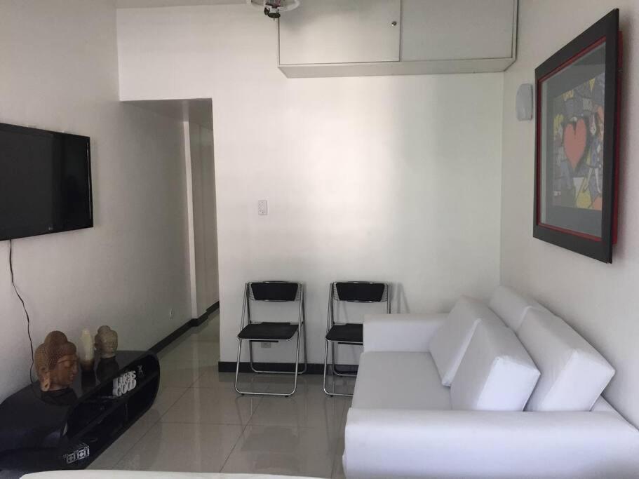 Arcanjo Aluga Inteiro Em Copacabana