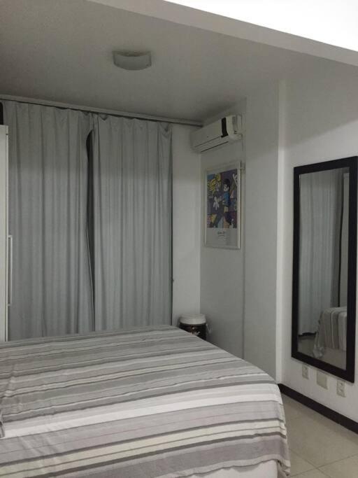Arcanjo Aluga Inteiro Em Copacabana