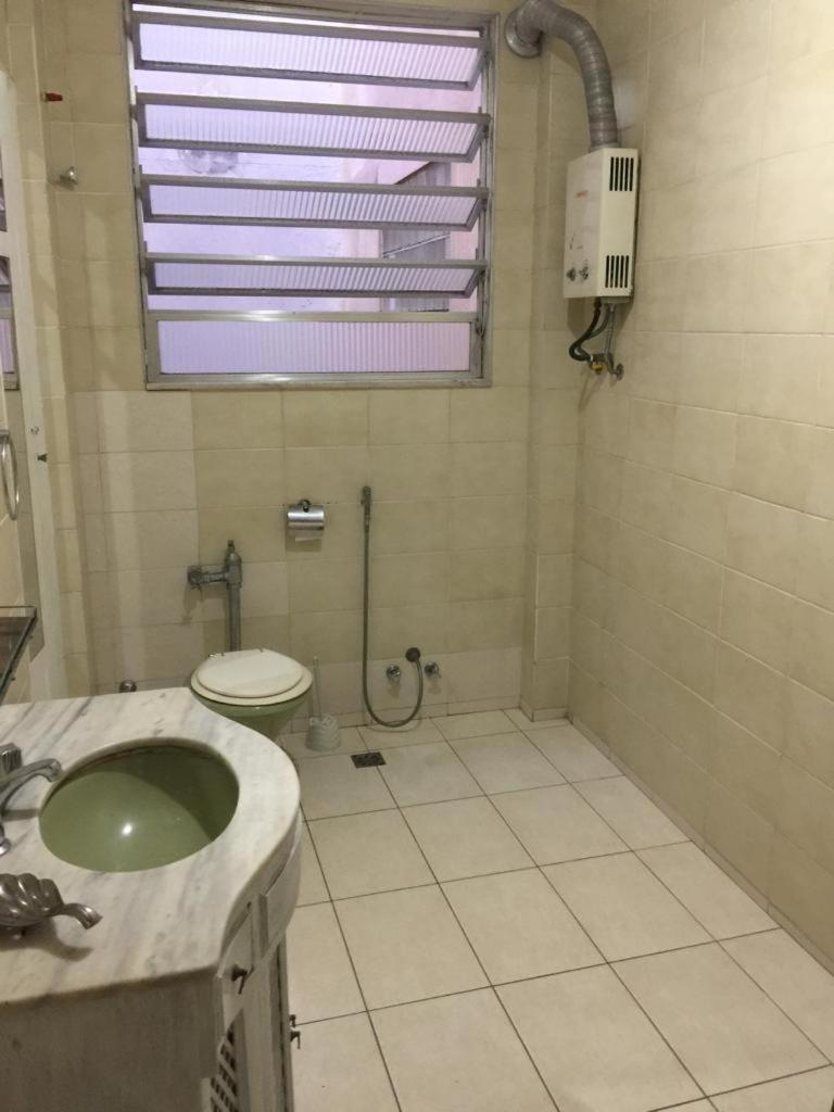 Apartamento Simples Quadra Praia Excelente Localizacao *