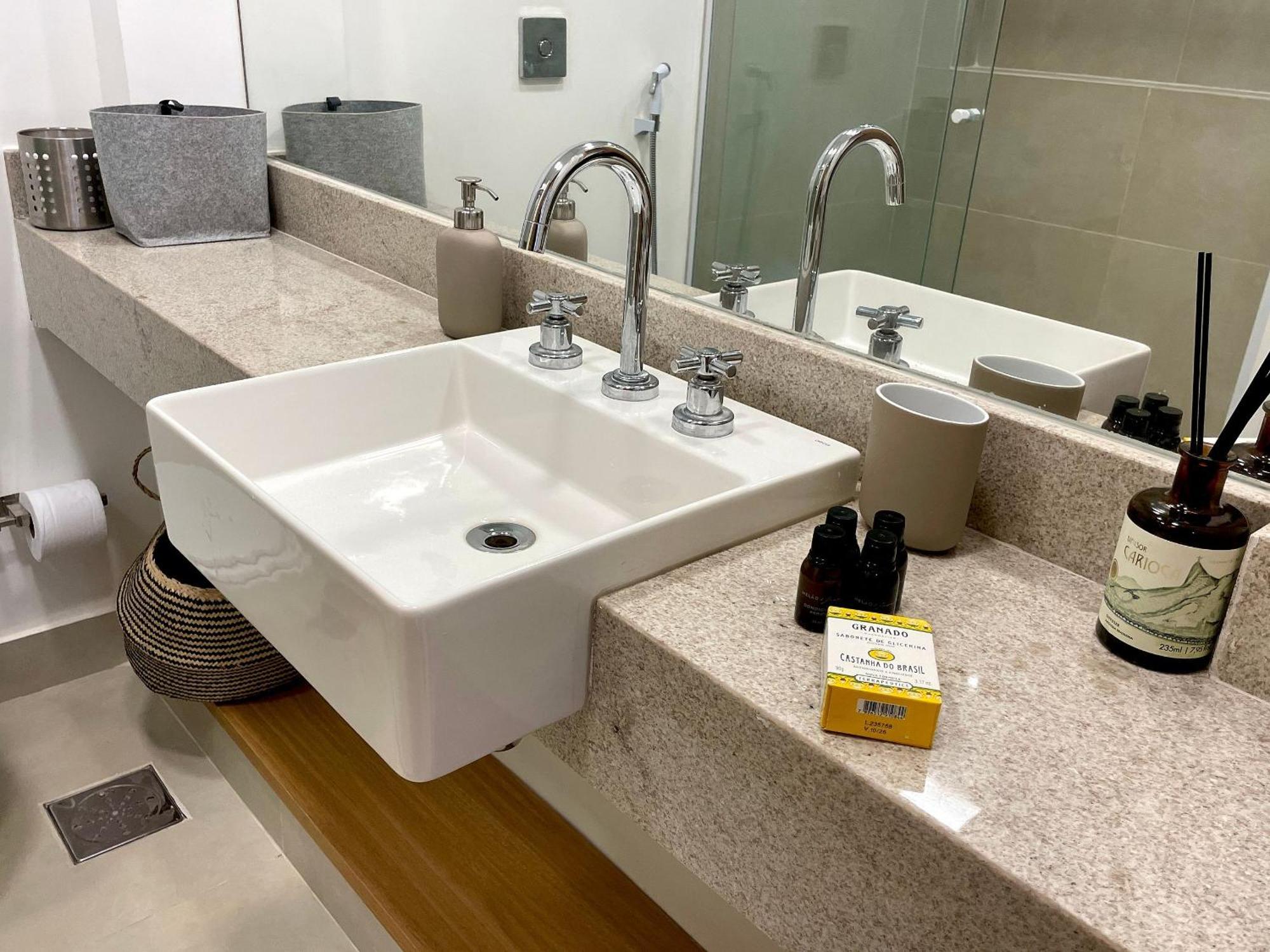 Moderno E Charmoso Ao Lado Da De Ipanema! Apartamento *