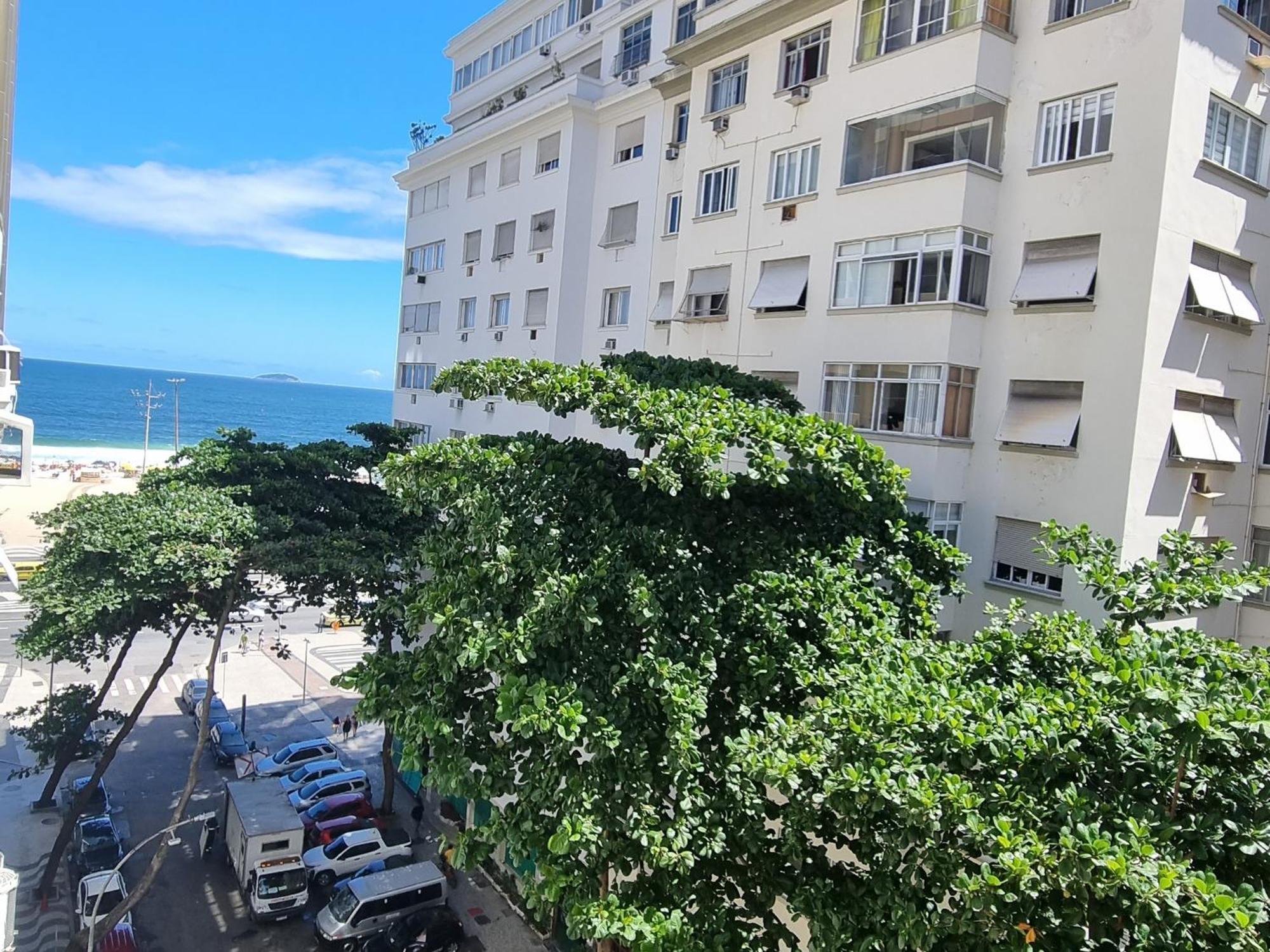 Ape Rj - Quadra Da Praia De Copacabana * Rio de Janeiro