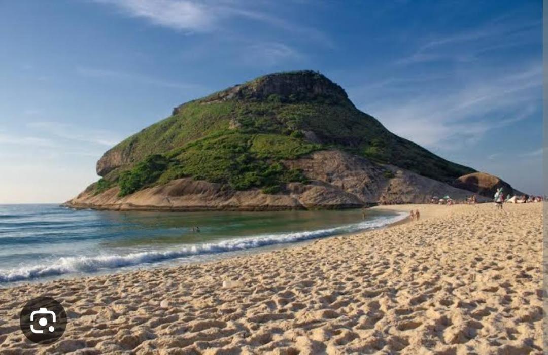 Apartamento Kitnet A Uma Quadra Da Praia. *