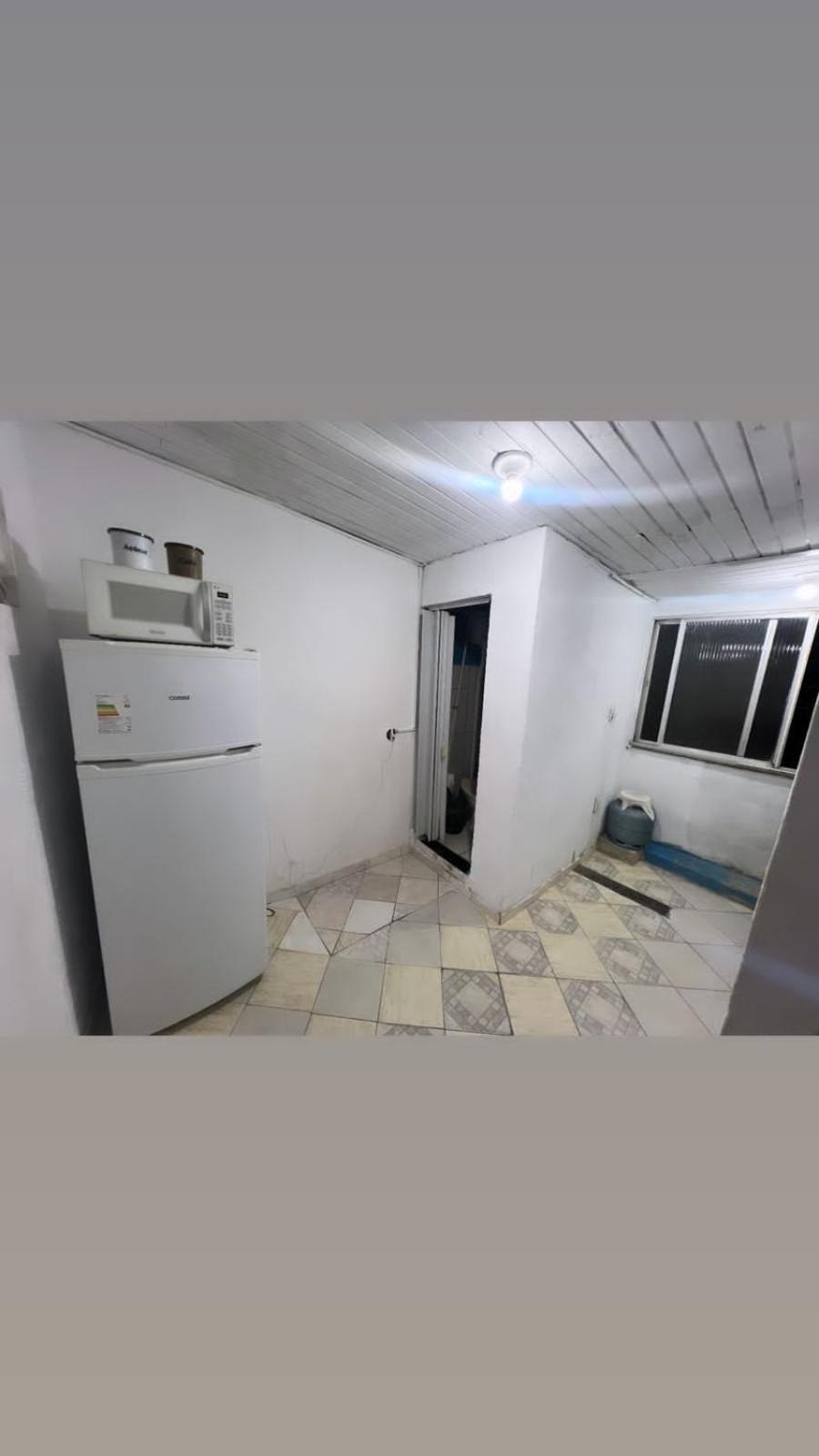 Kitnet A Uma Quadra Da Praia. *
