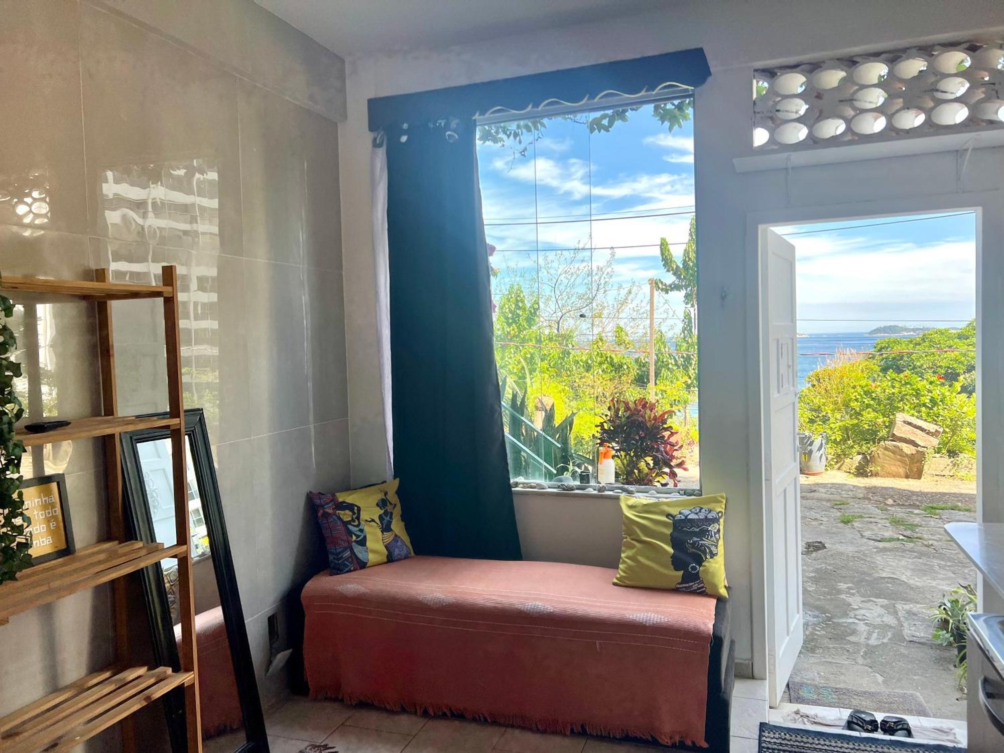Ocean View House Of Zepp - Good Neighbourhood, 5 Minute Walk To The Beach, Stunning Sunrise Views Apartment Rio de Janeiro
