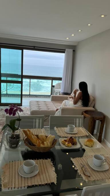 Apartamento Frente Ao Mar Com Piscina - Posto 9 Recreio *
