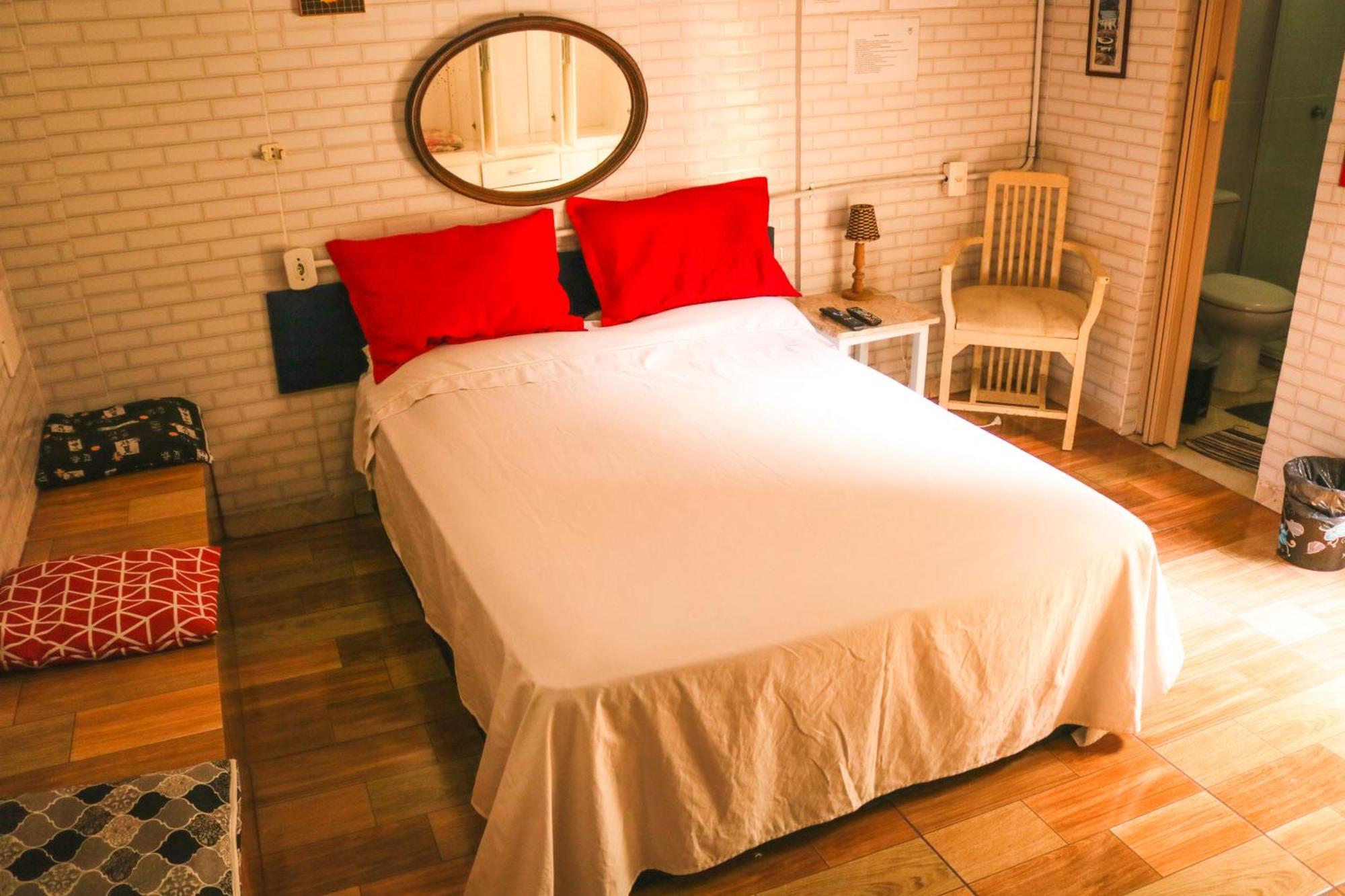 Casa Da Cacaia E Do Henrique Albergue *