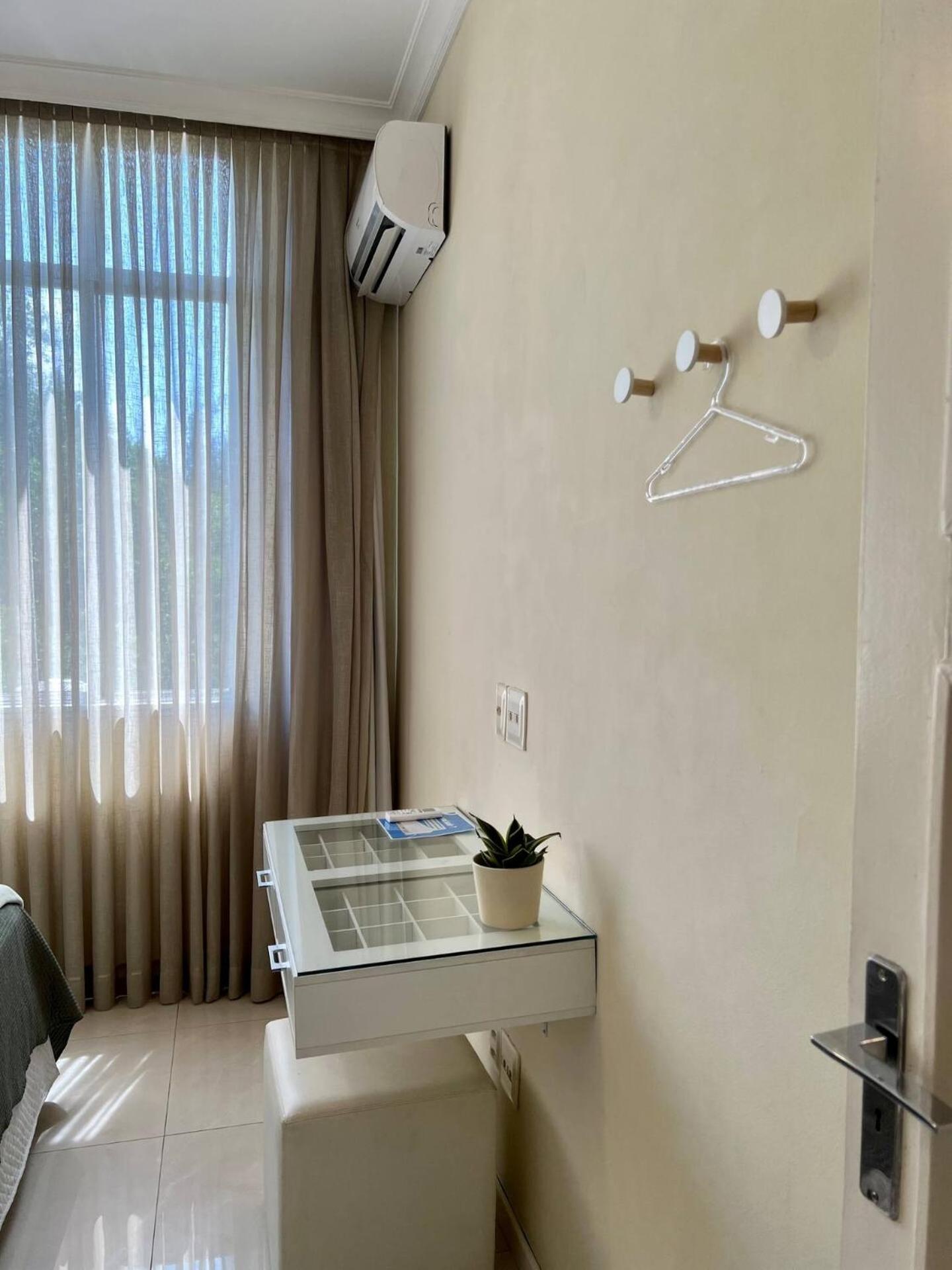 Apartamento Bem Localizado Com Garagem Apartamento *