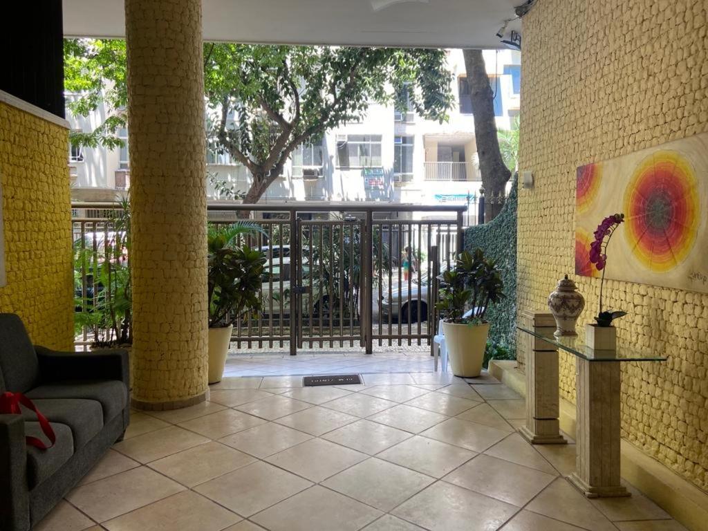 Otimo Bem Localizado Em Copacabana Great In Copacabana Rio de Janeiro
