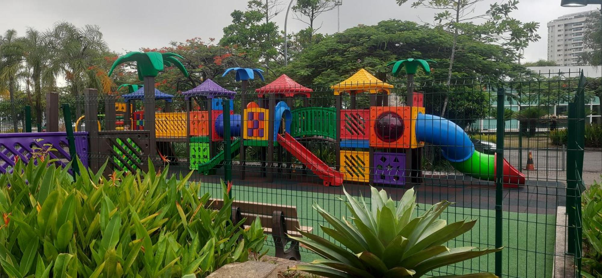 42 Verano Flat Com Garagem, Wi-fi E Cozinha *