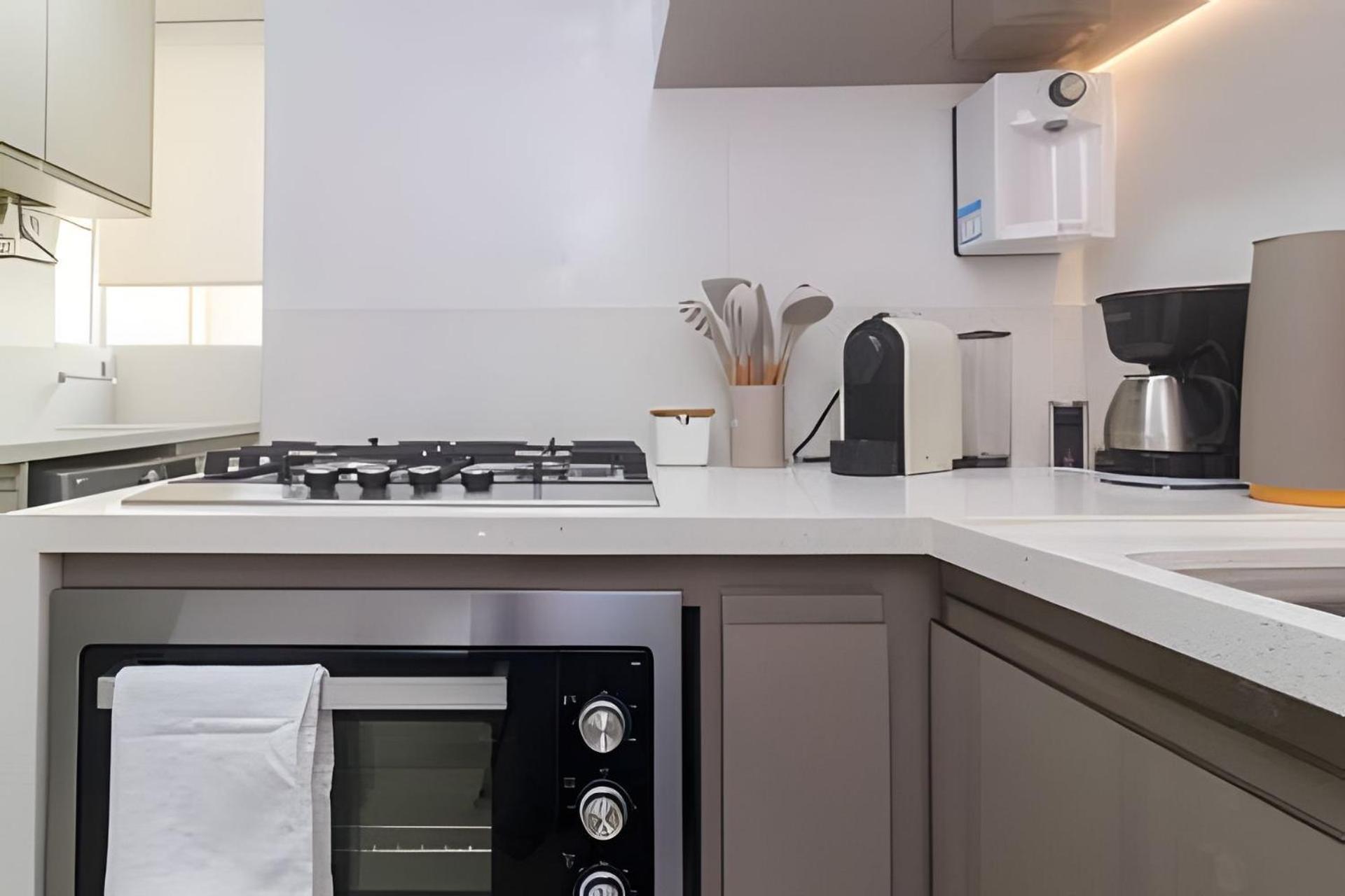 Apartamento Copacabana, Apt Top, Luxo, Seguro. Rua Com Guarita Para 4 *