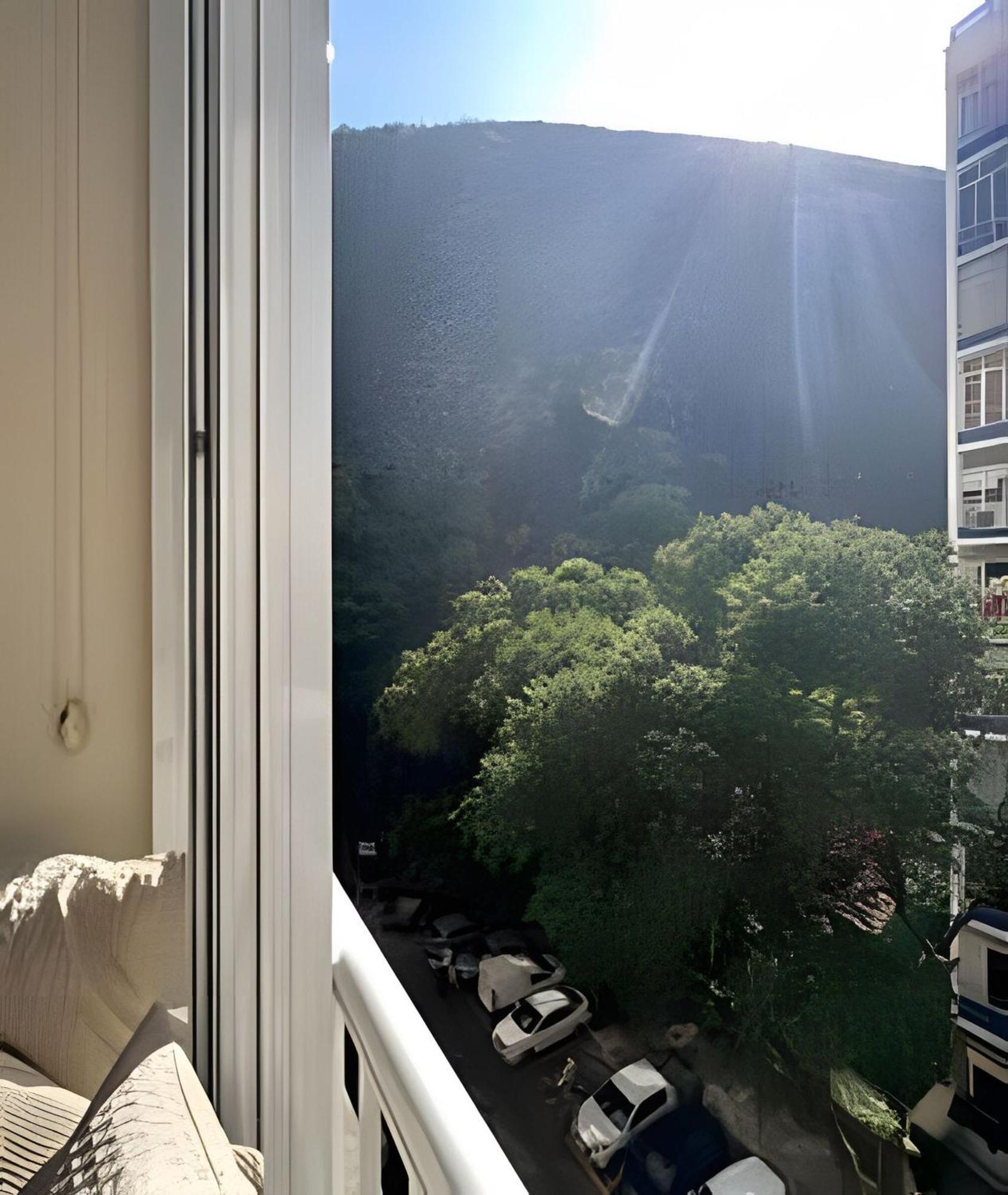 Copacabana, Apt Top, Luxo, Seguro. Rua Com Guarita Para 4 *