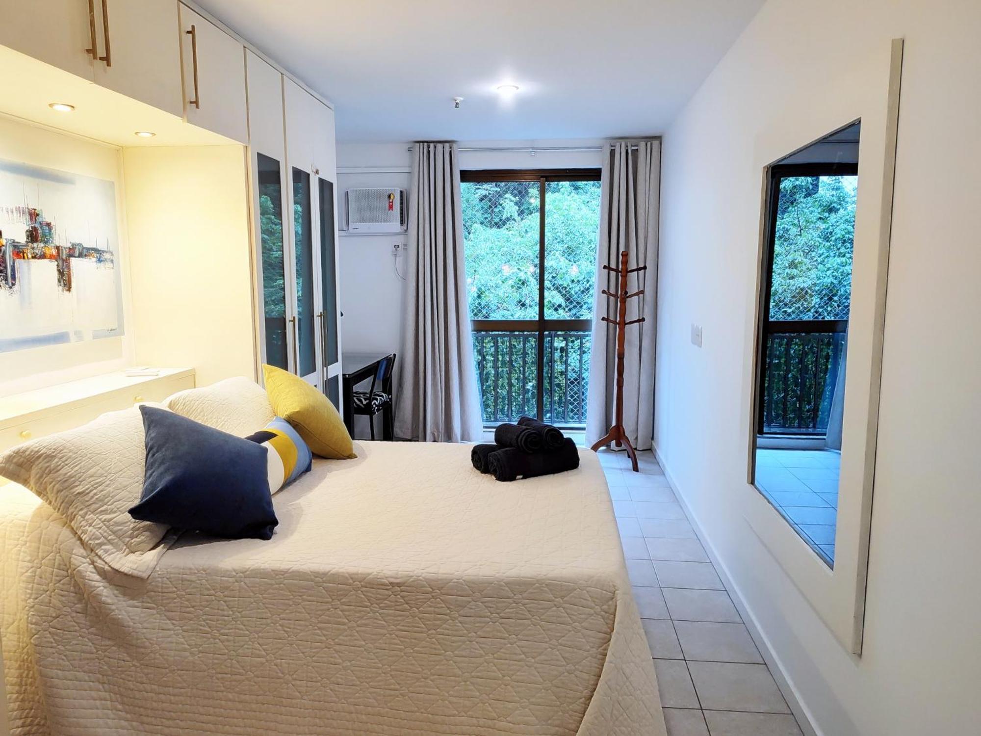 Flat Em Copacabana A 4 Min Da - Piscina, Garagem, Wi-fi, Portaria 24h, Varanda Vista Montanhas *