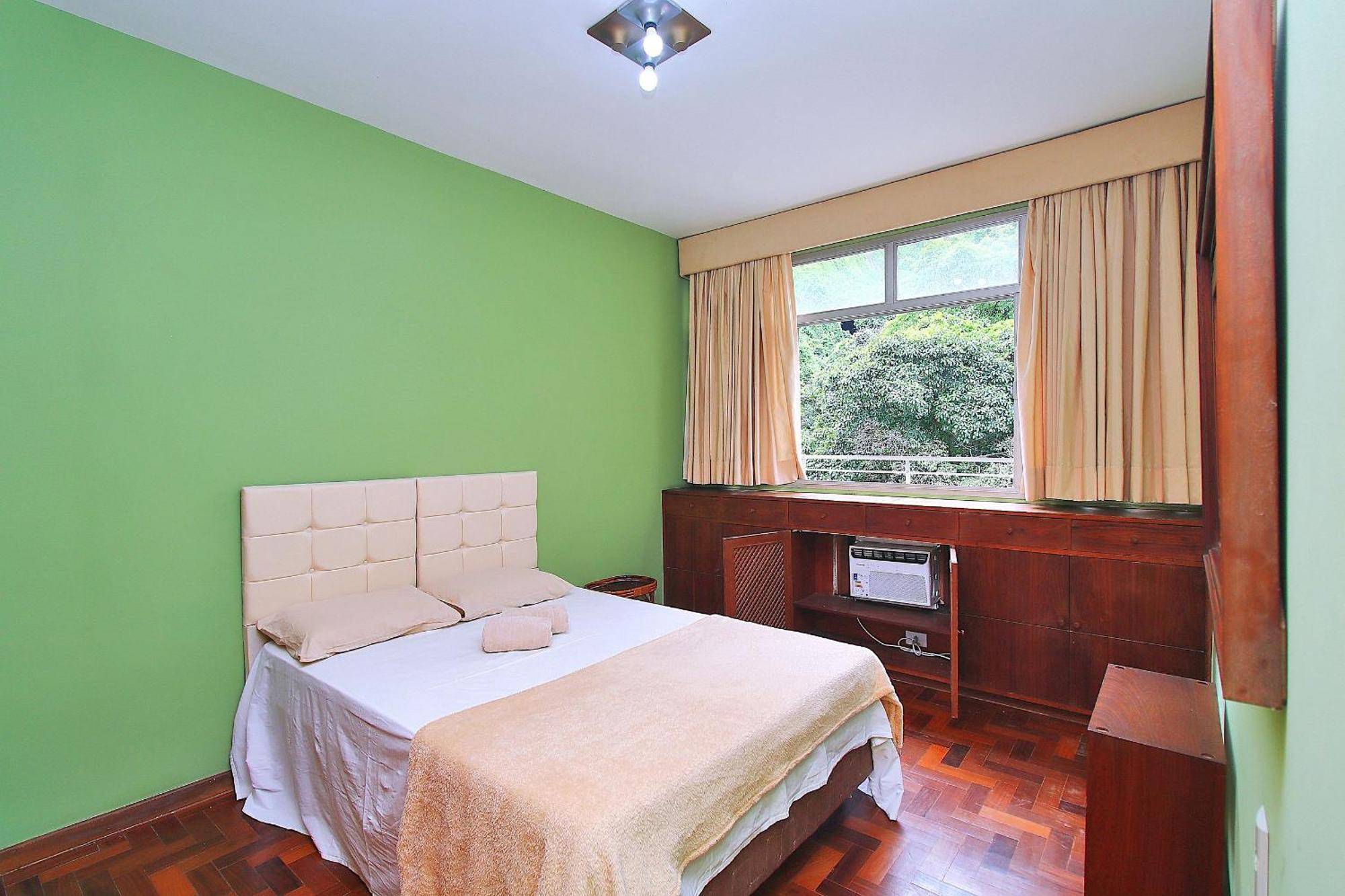 Silencioso 6 Pessoas, 2 Quadras Da Praia, Proximo A Bares, Restaurantes E Metro *