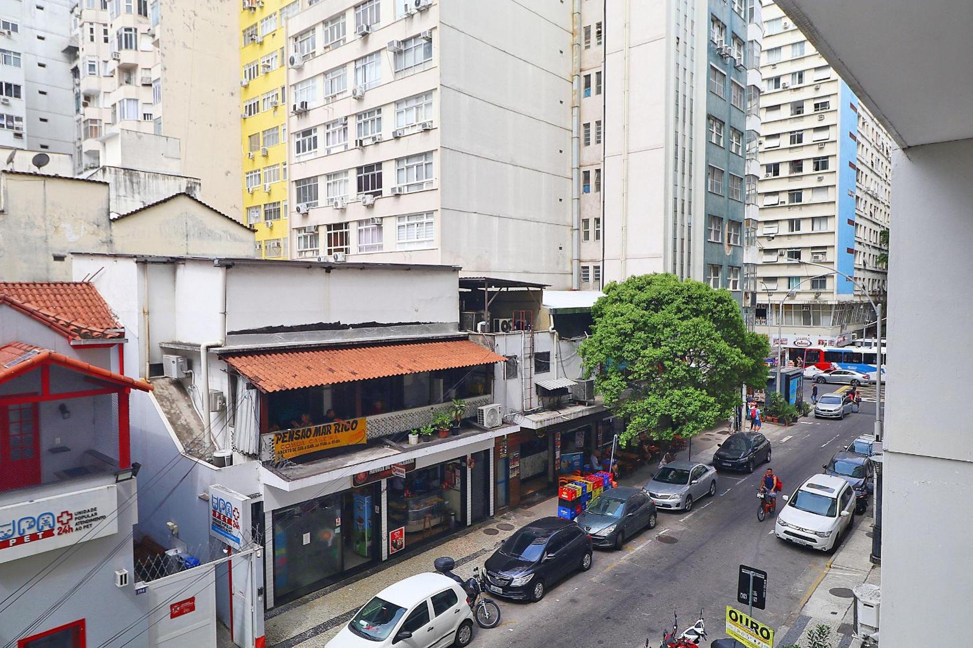 Silencioso 6 Pessoas, 2 Quadras Da Praia, Proximo A Bares, Restaurantes E Metro
