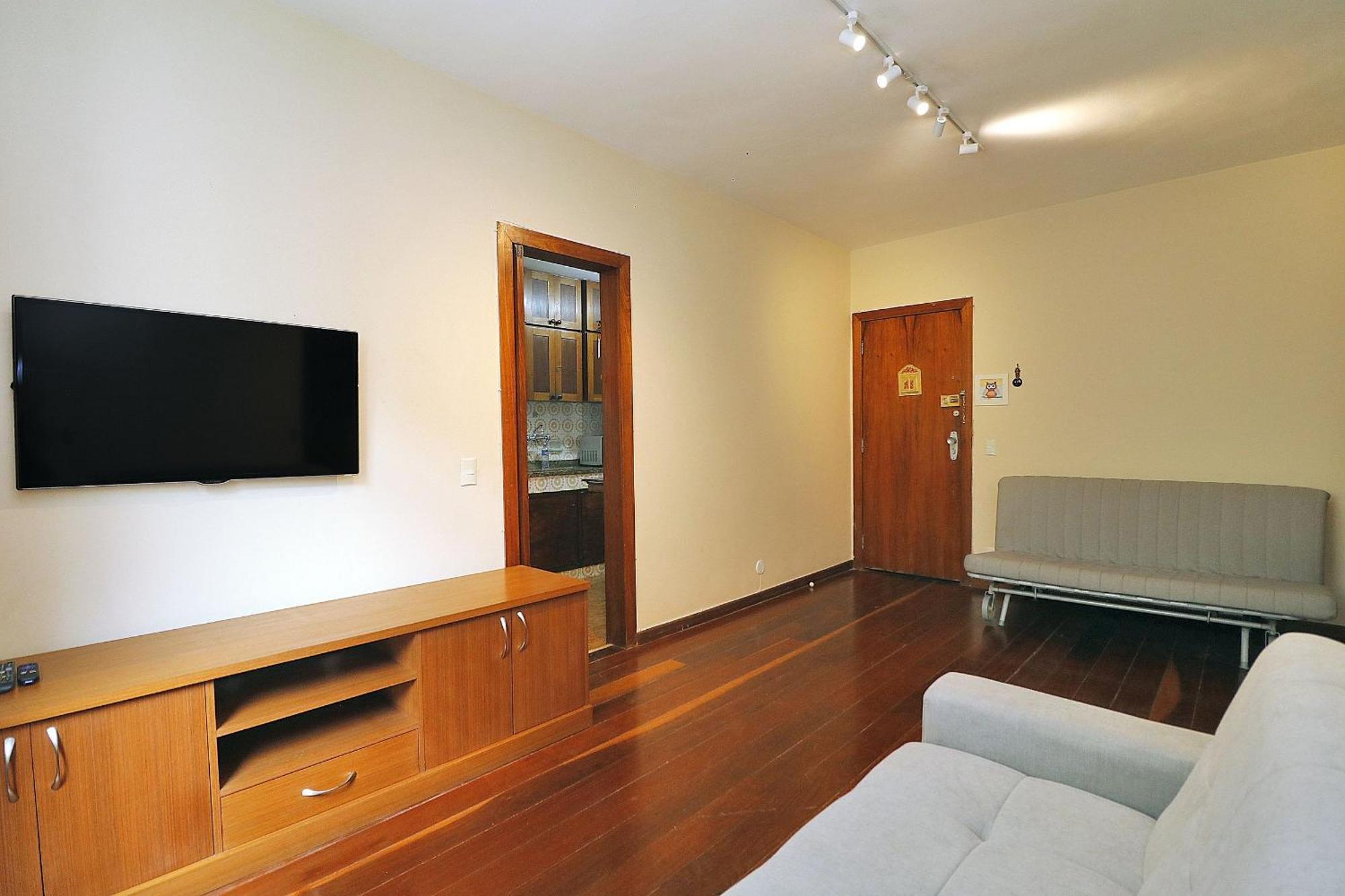 Silencioso 6 Pessoas, 2 Quadras Da Praia, Proximo A Bares, Restaurantes E Metro Apartment *