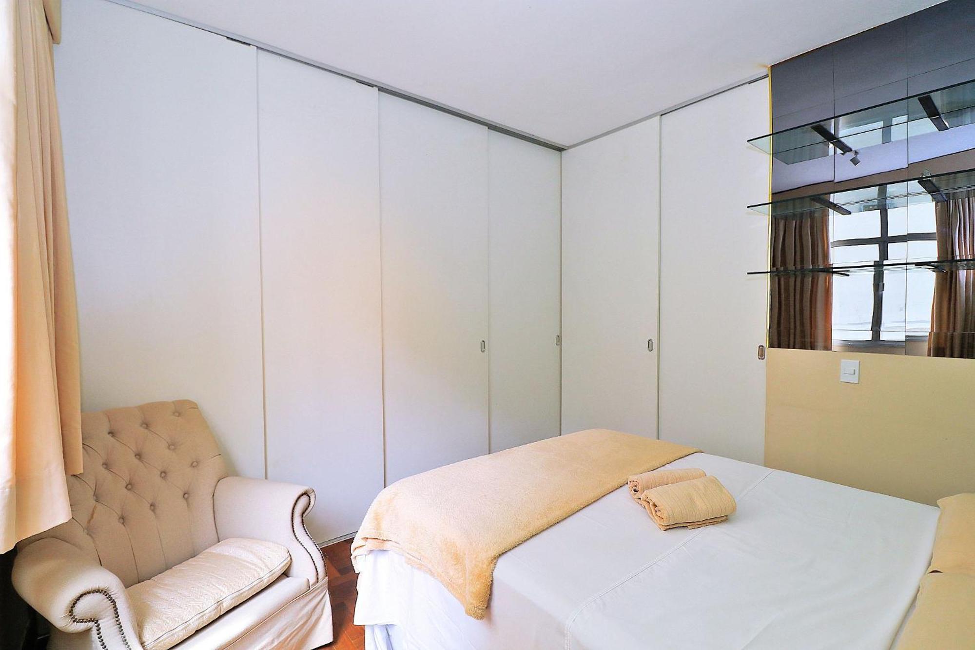 Apartment Silencioso 6 Pessoas, 2 Quadras Da Praia, Proximo A Bares, Restaurantes E Metro