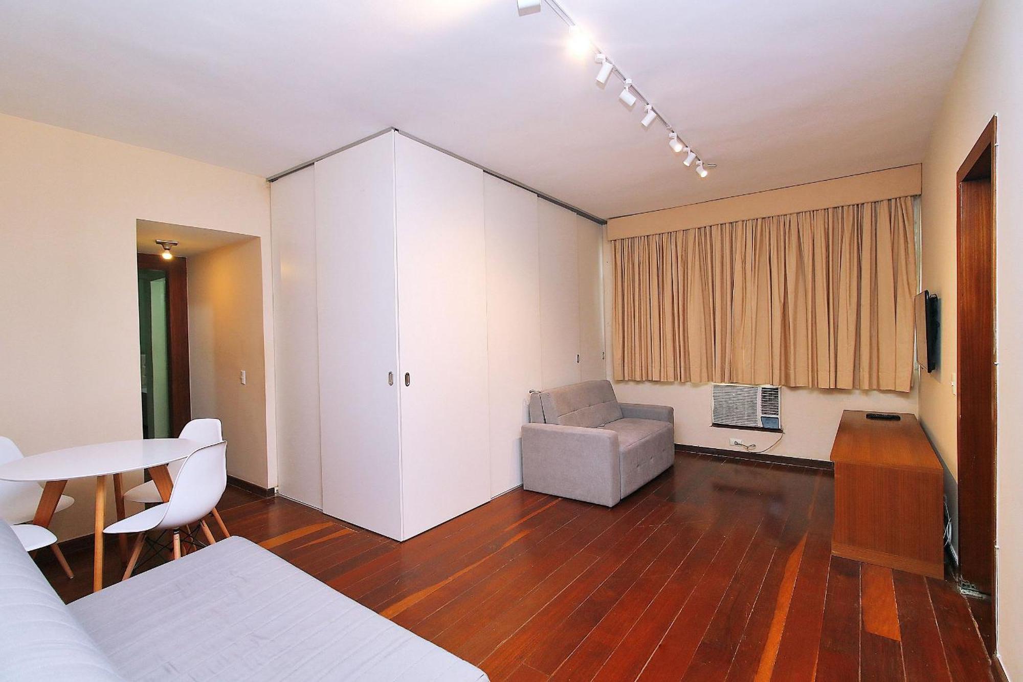 Silencioso 6 Pessoas, 2 Quadras Da Praia, Proximo A Bares, Restaurantes E Metro Apartment Rio de Janeiro
