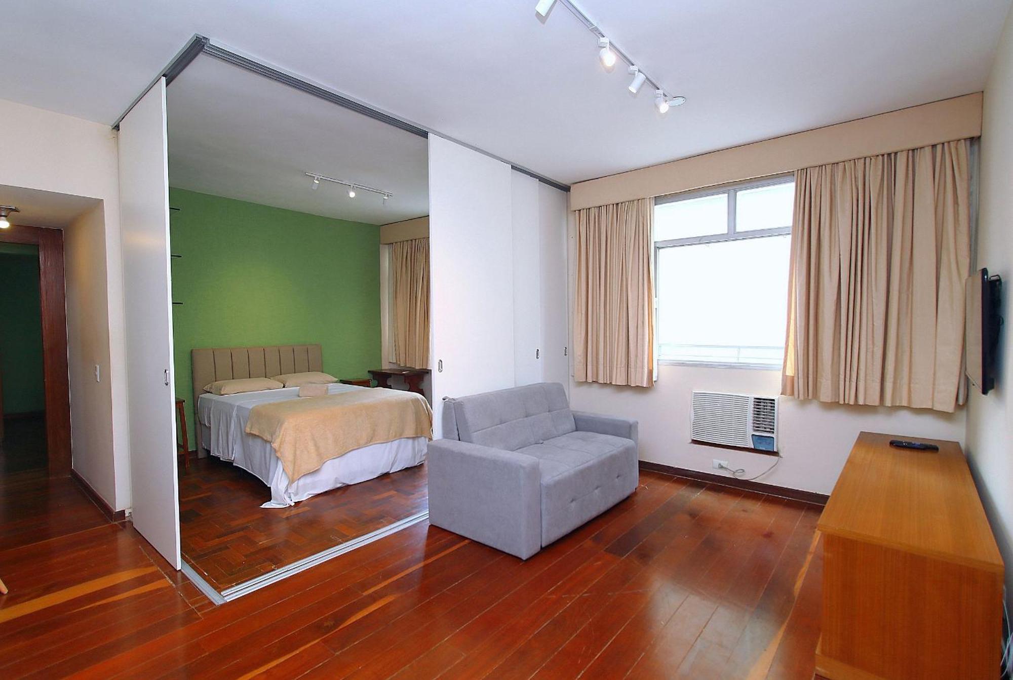 Silencioso 6 Pessoas, 2 Quadras Da Praia, Proximo A Bares, Restaurantes E Metro *