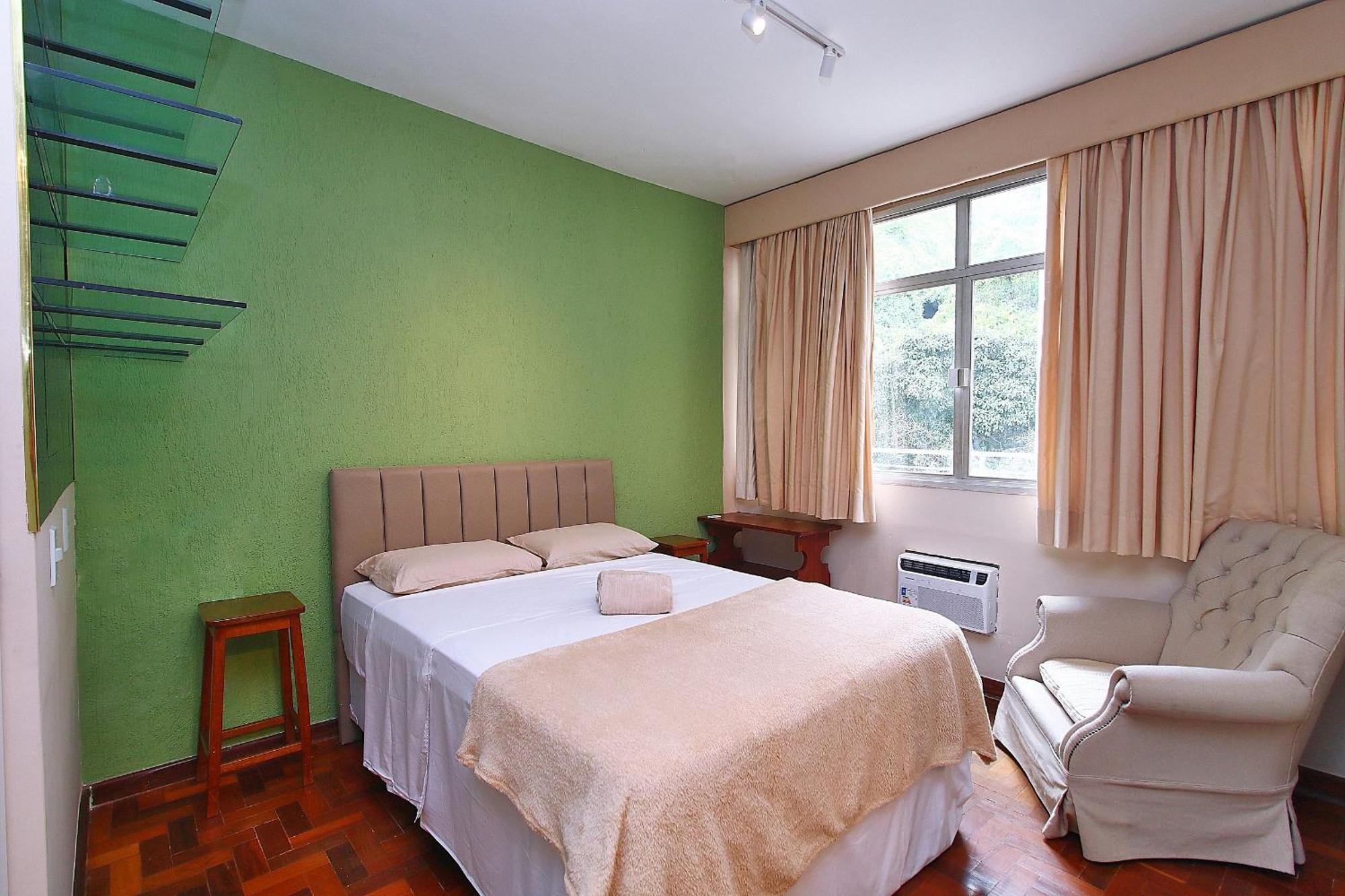Silencioso 6 Pessoas, 2 Quadras Da Praia, Proximo A Bares, Restaurantes E Metro *