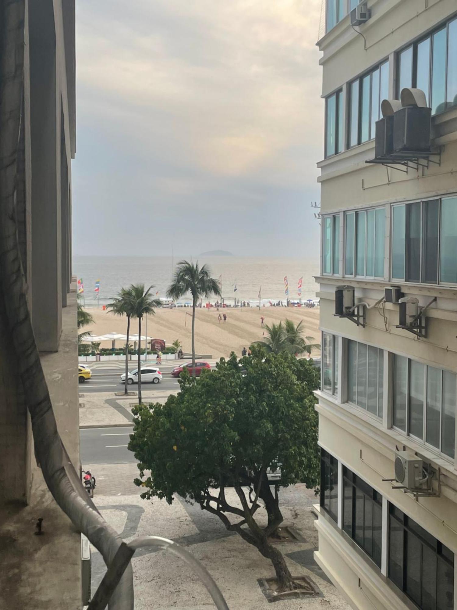 Copacabana - Avenida Atlantica - * Rio de Janeiro