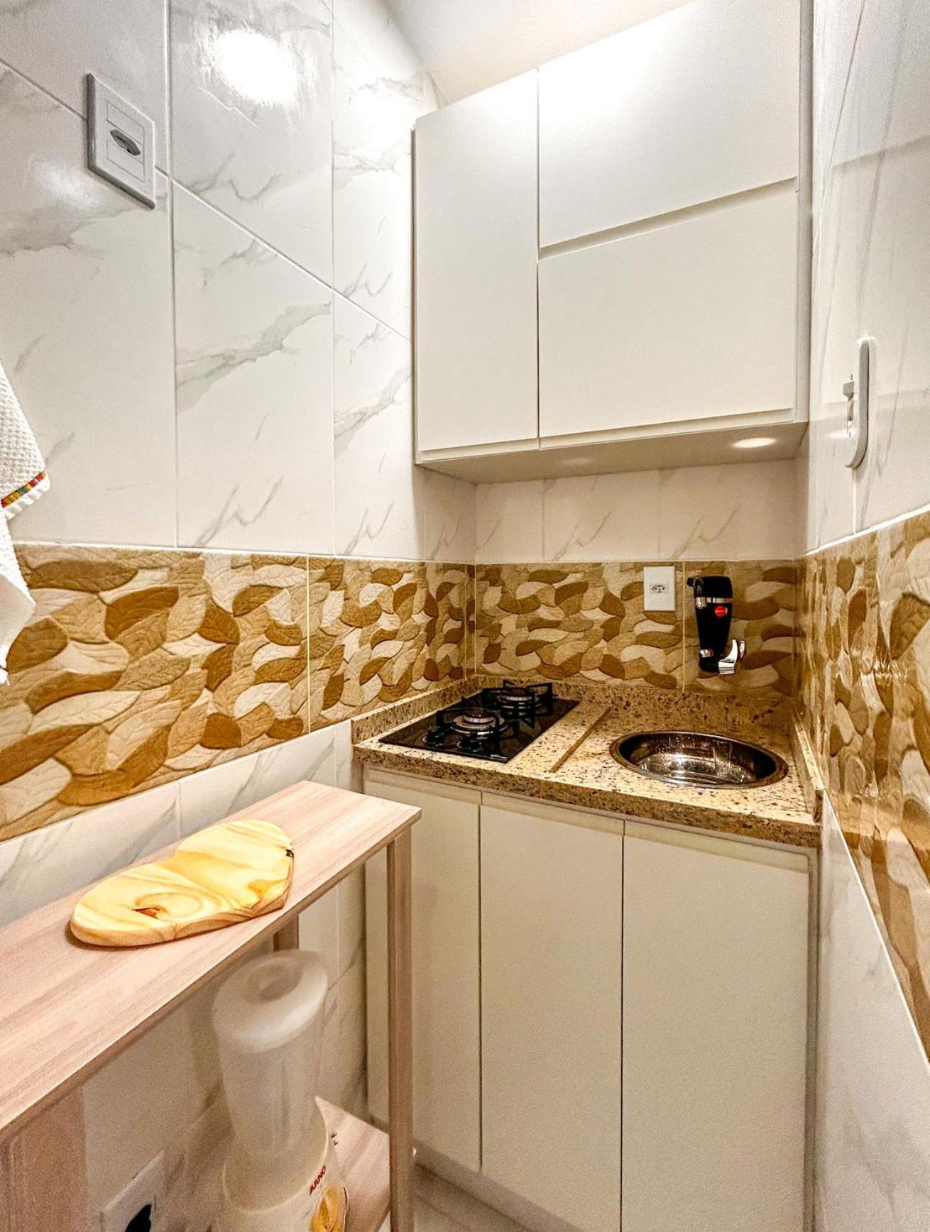 Apartamento Otimo C Wifi A 190m Da Do Leme - Rj *
