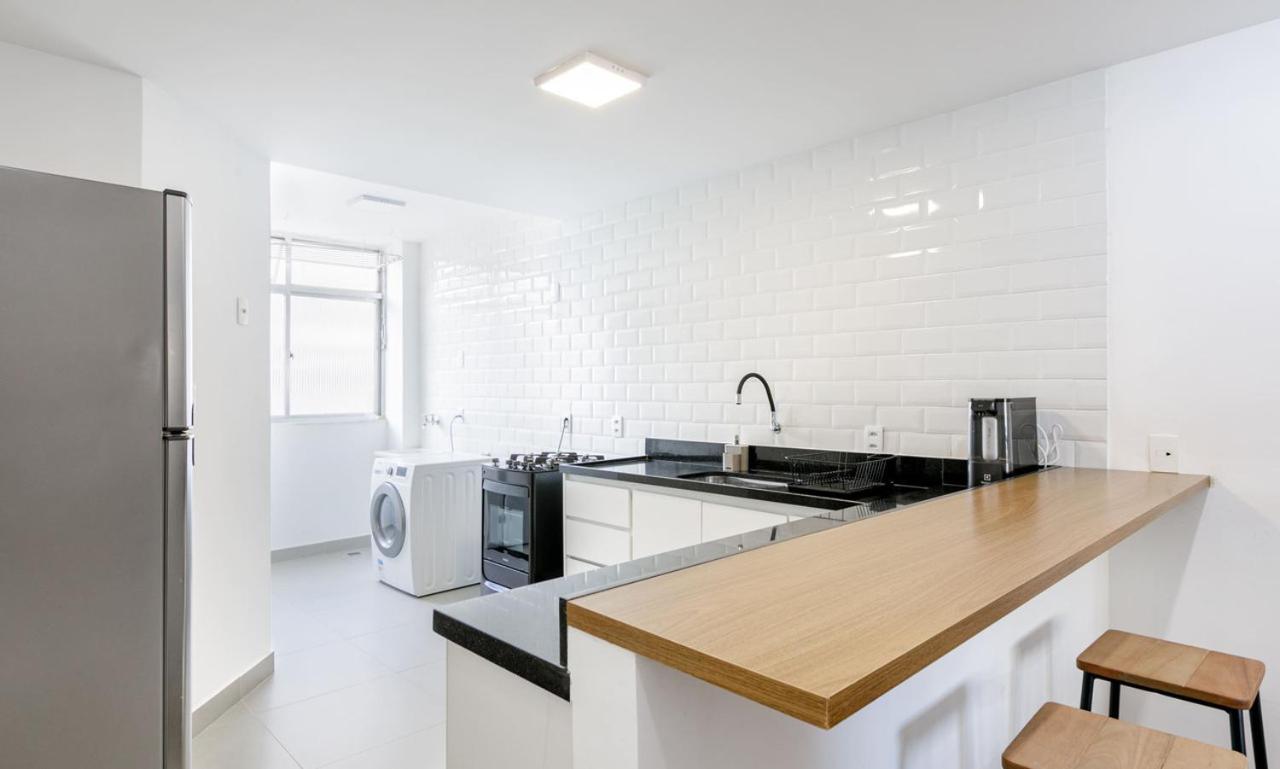 Apartamento Tabas Espacoso Apto No Leblon Lb0015 *