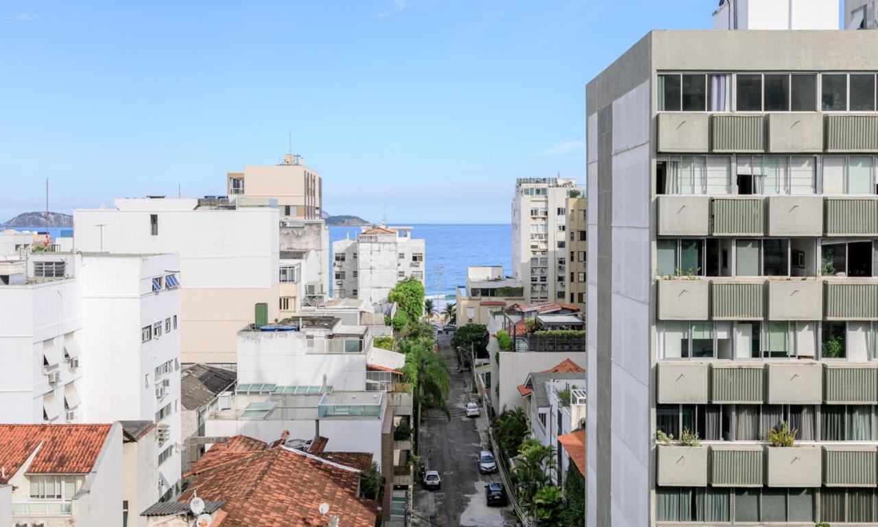 Apartamento Tabas Espacoso Apto No Leblon Lb0015