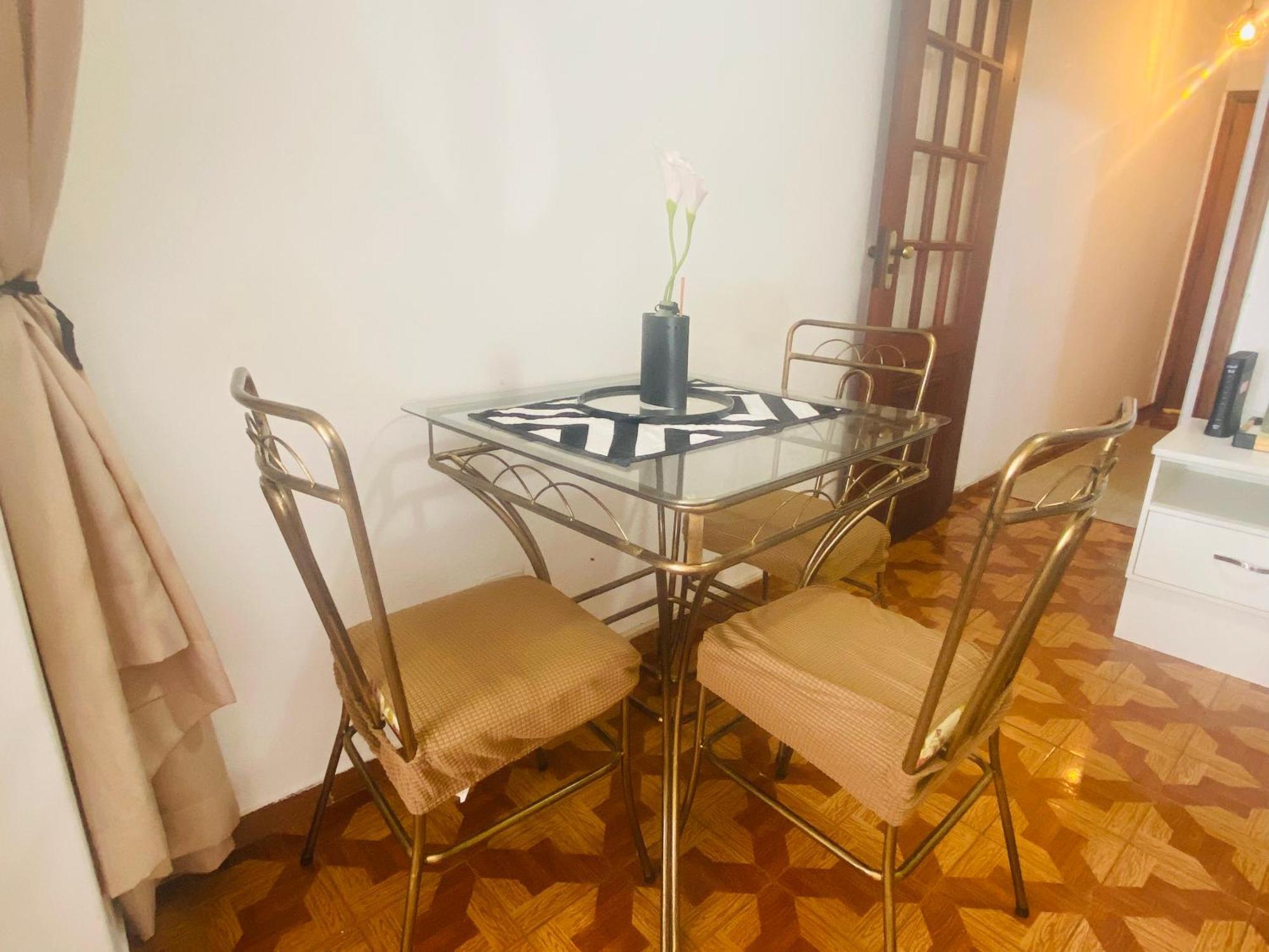 Apartamento Copacabana: Beachside Comfort With Air Con & Wi-fi *