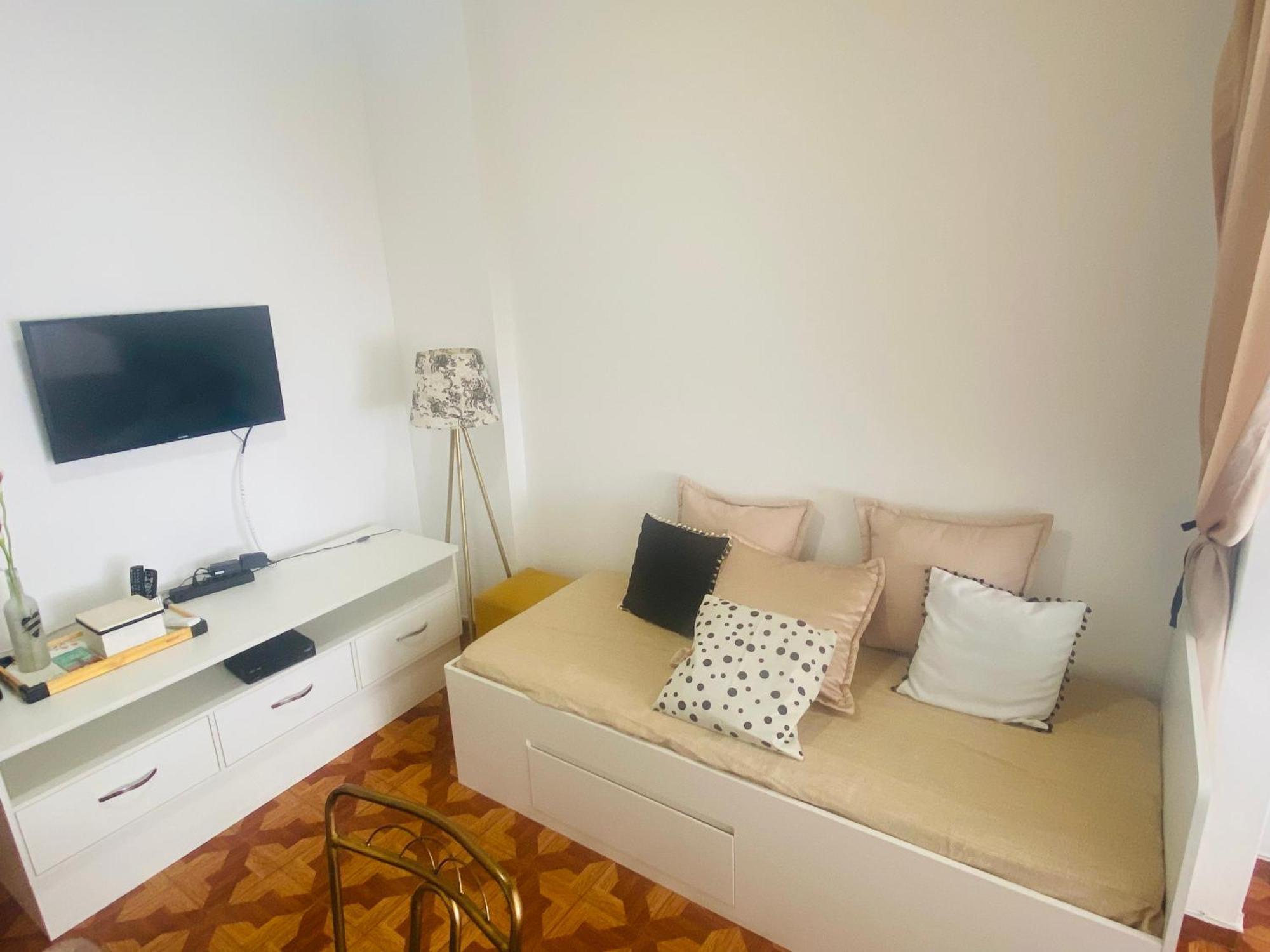Completo Ao Lado Da De Copacabana Com Ar, Duas Camas, Wifi, Canais A Cabo, Ate 3 Pessoas, Pauloangerami Df125 * Rio de Janeiro