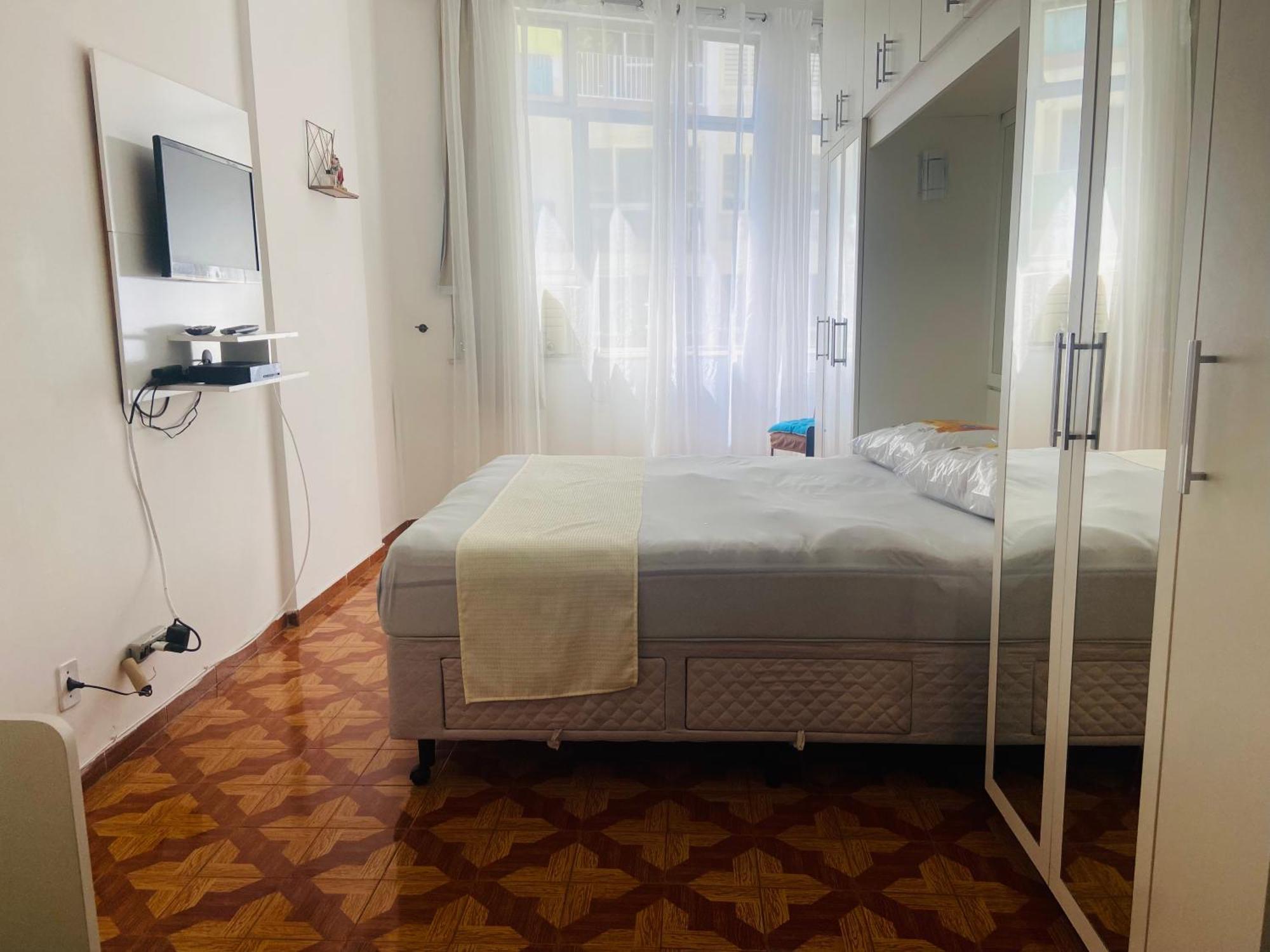 Copacabana: Beachside Comfort With Air Con & Wi-fi Apartamento Rio de Janeiro
