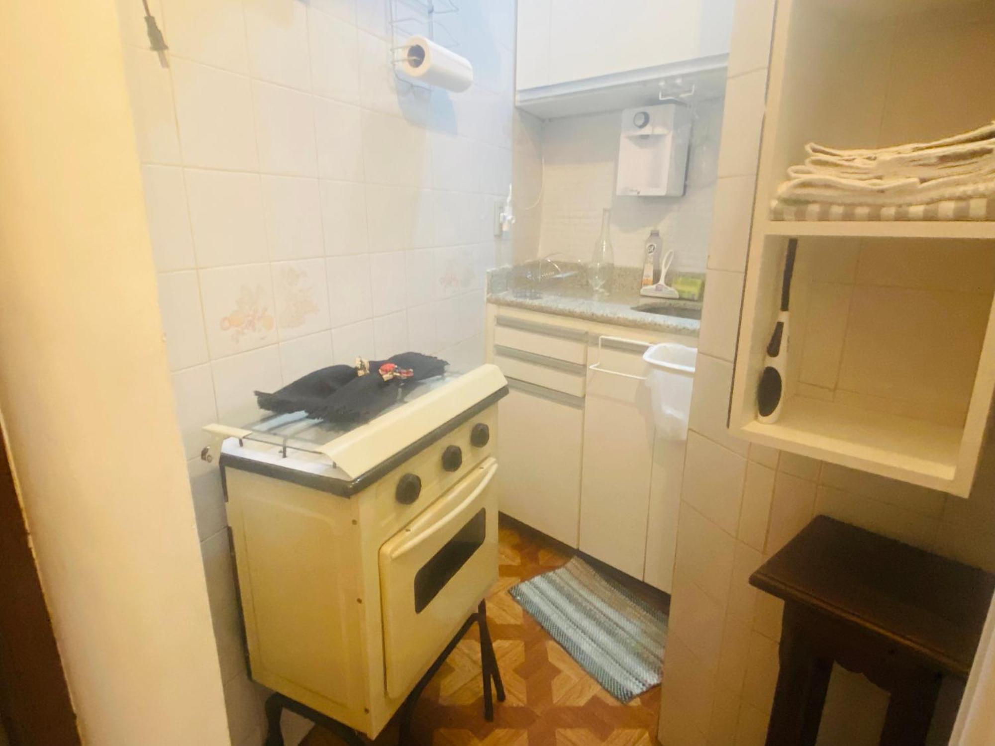 Copacabana: Beachside Comfort With Air Con & Wi-fi *