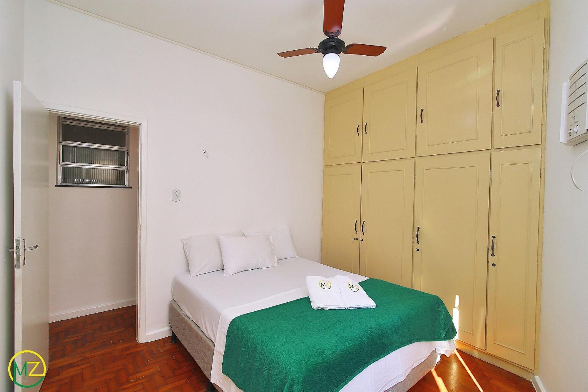 Sala E 2 Quartos Econômico No Posto 5 Em Copacabana *