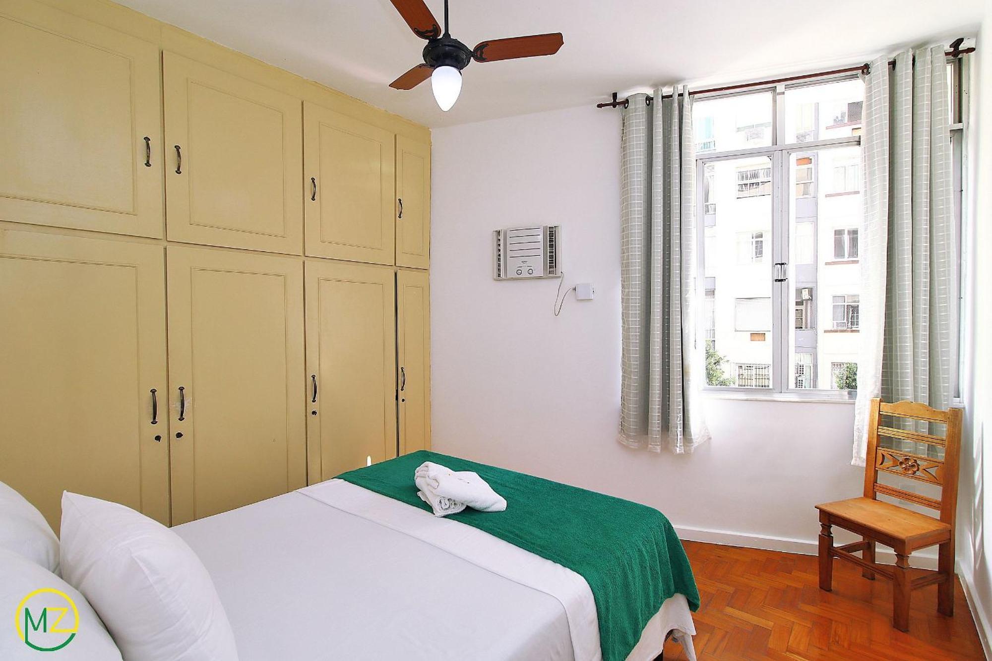 Apartamento Sala E 2 Quartos Econômico No Posto 5 Em Copacabana