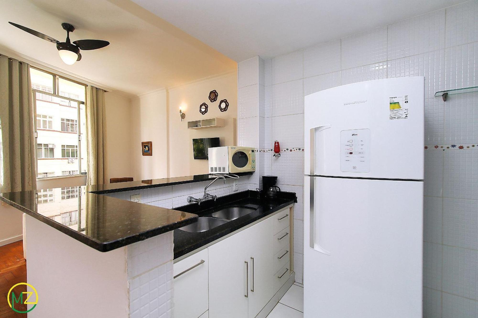 Sala E 2 Quartos Econômico No Posto 5 Em Copacabana * Rio de Janeiro