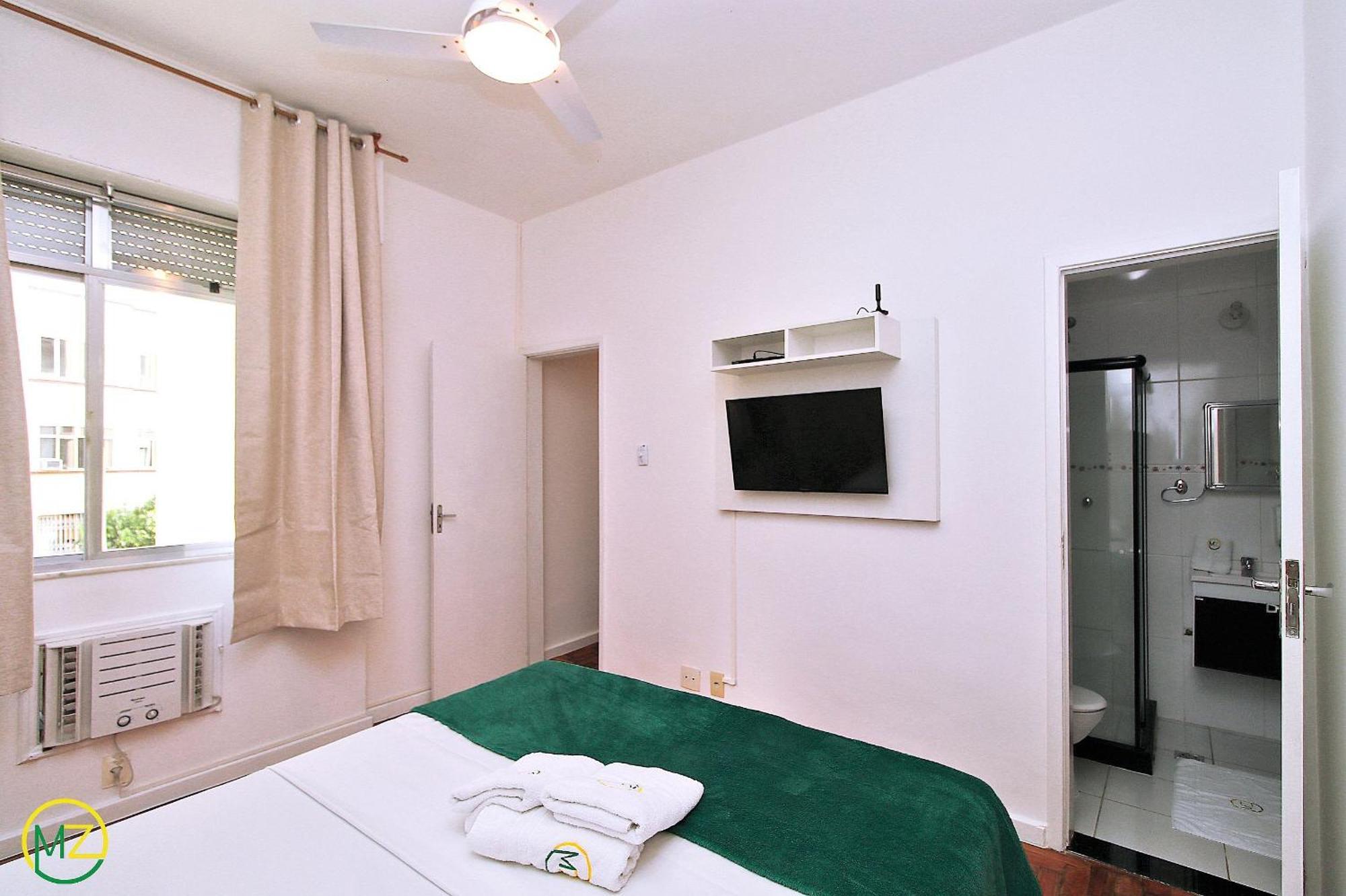 Sala E 2 Quartos Econômico No Posto 5 Em Copacabana Apartamento Rio de Janeiro
