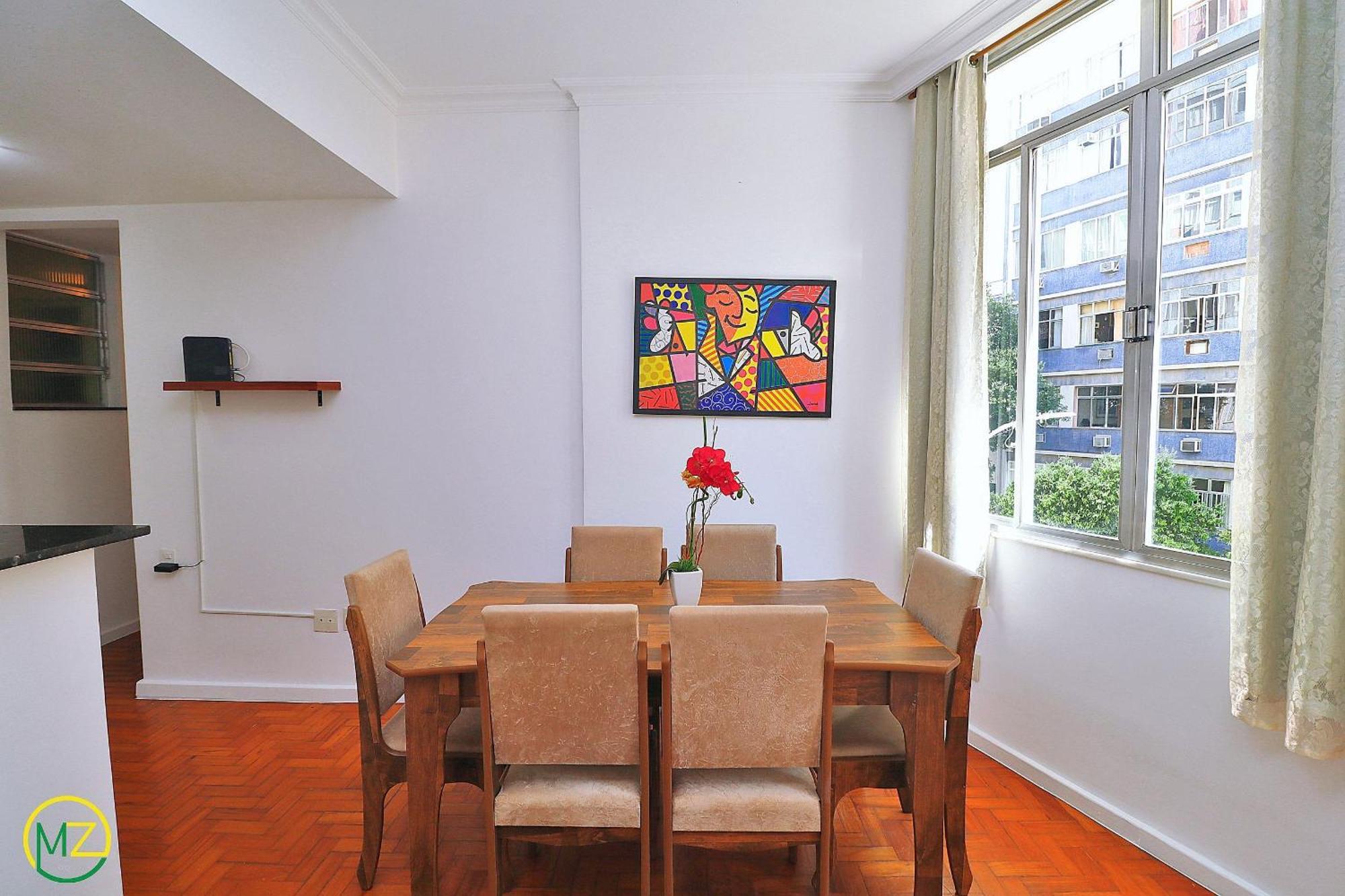 Sala E 2 Quartos Econômico No Posto 5 Em Copacabana Rio de Janeiro