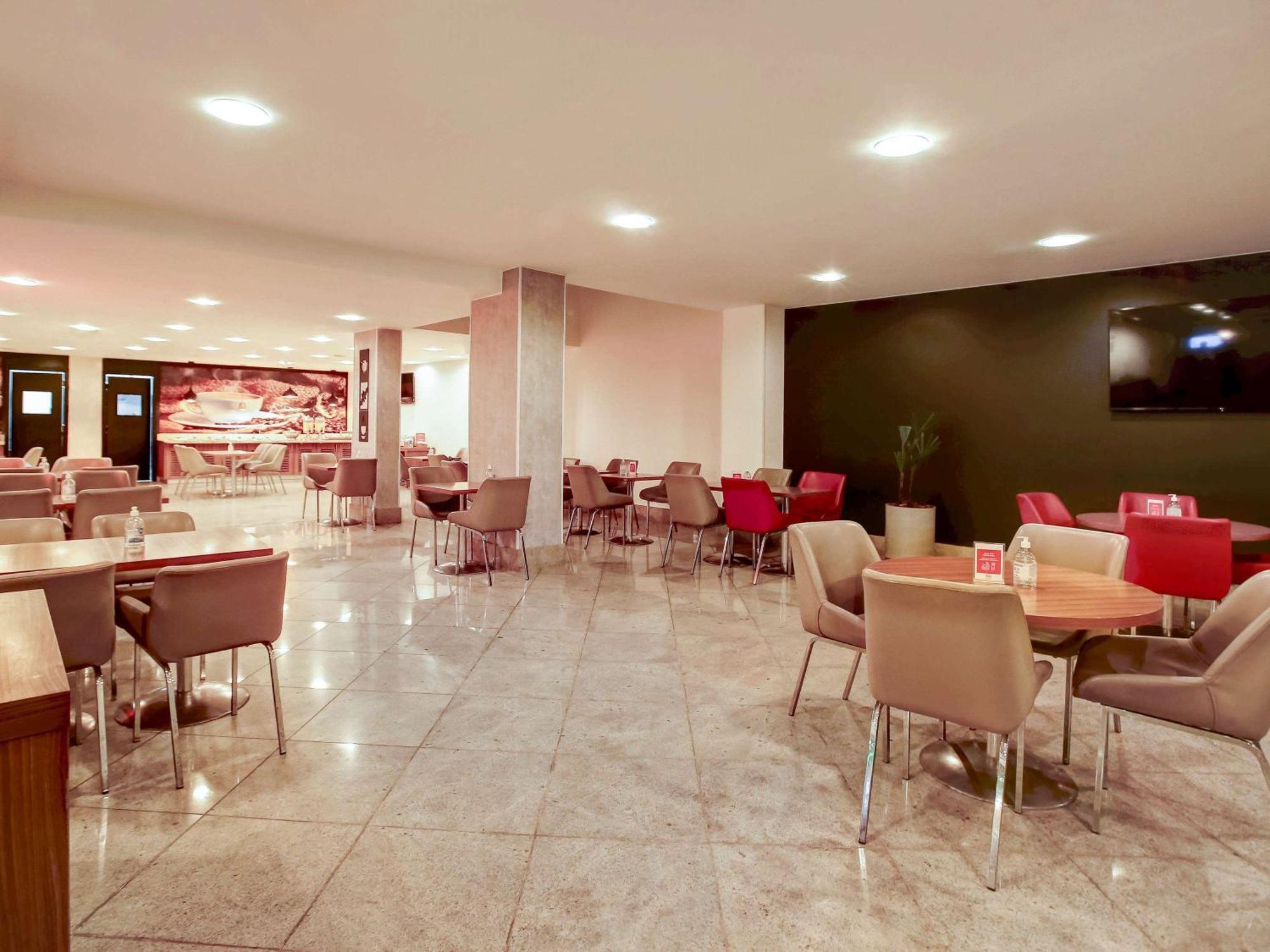 Hotel Ibis Copacabana Posto 2 3*