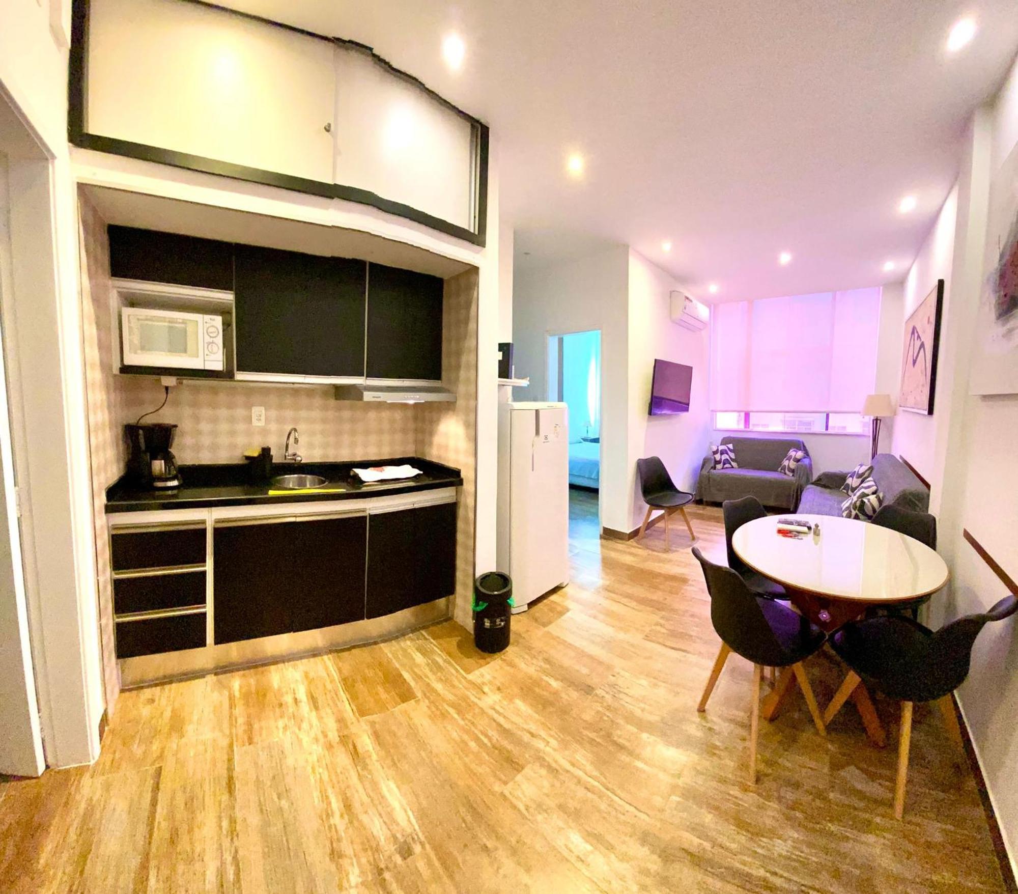 Apartamento Xavier Da Silveira 40 *