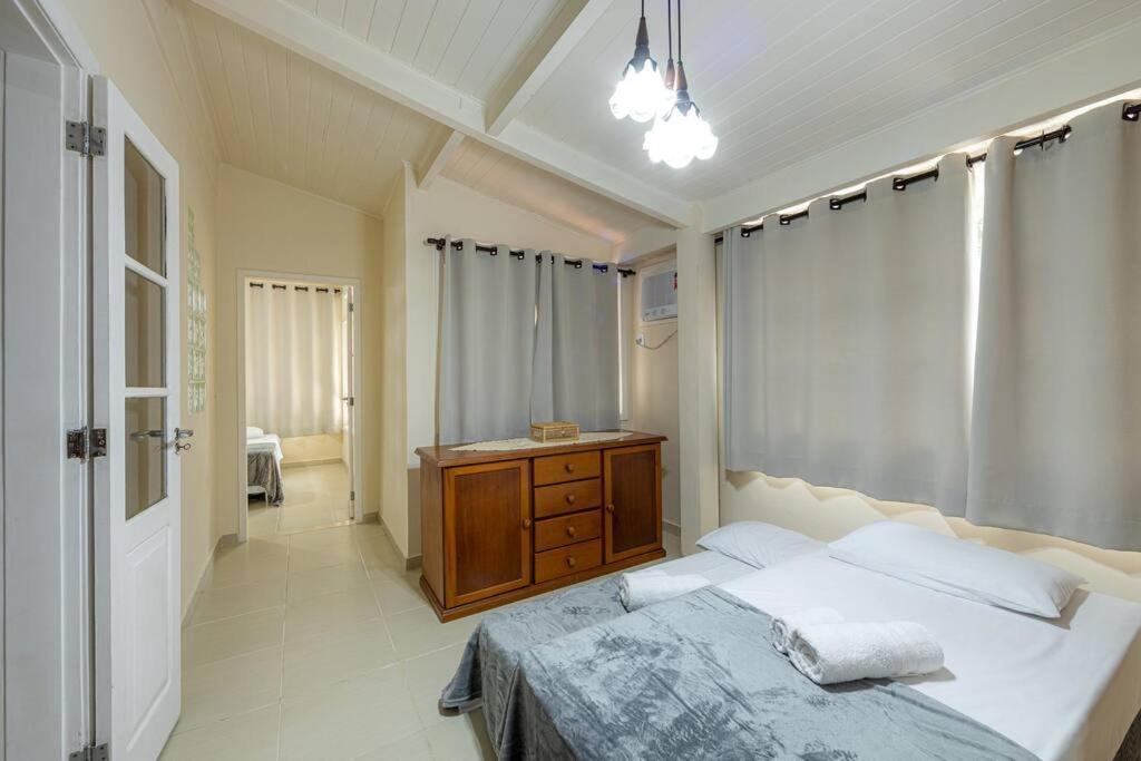 Casa Na Barra Da Tijuca, Praia, 5q E Ac