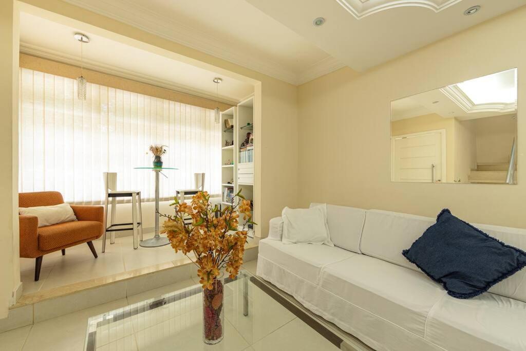 Casa Na Barra Da Tijuca, Praia, 5q E Ac *