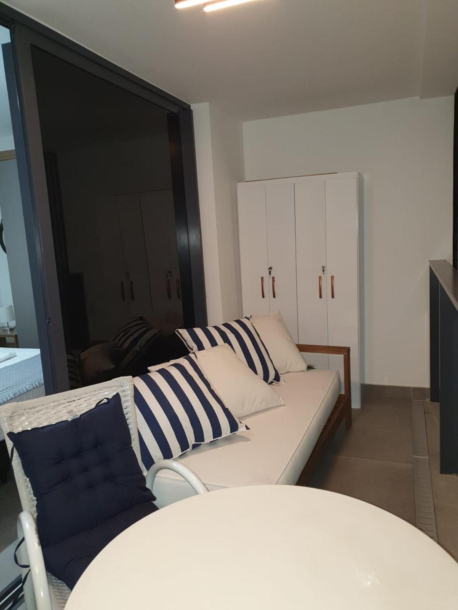 Flat Av. Atlantica Em Frente Ao Mar, Estrutura Total Apartamento